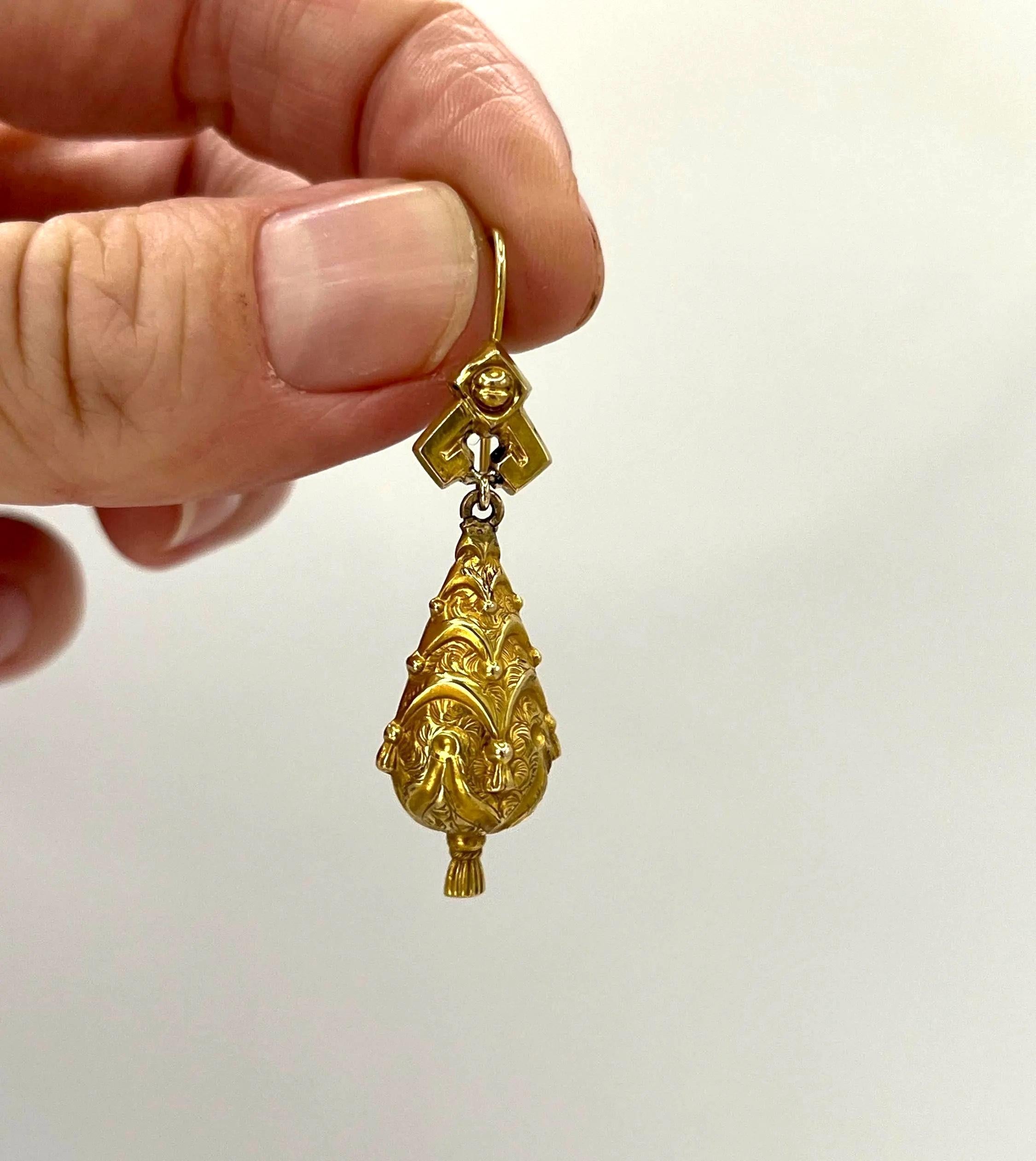 Pendientes Victorianos Antiguos de Oro Amarillo de 15 ct, Circa 1900 en venta 4