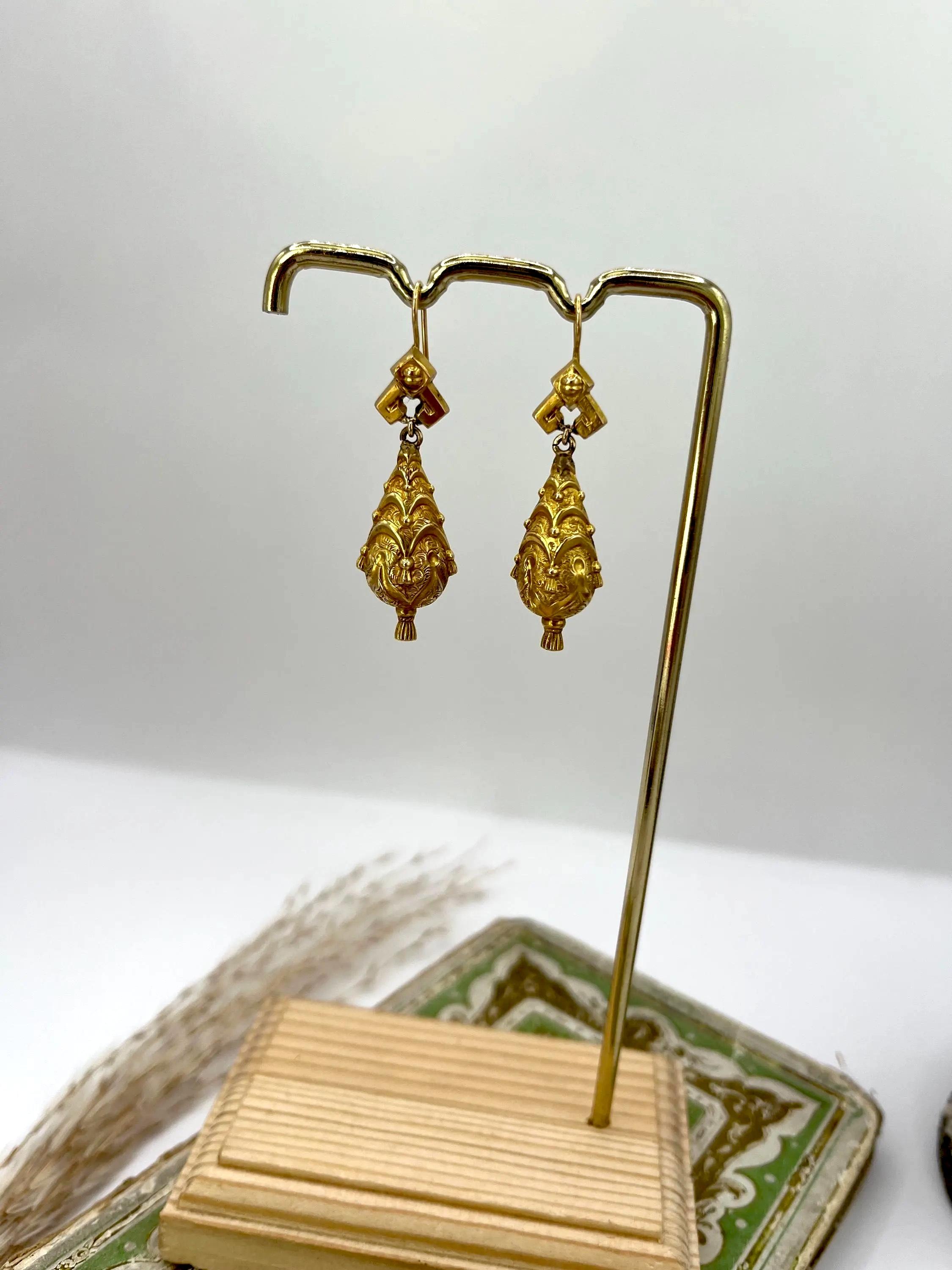 Pendientes Victorianos Antiguos de Oro Amarillo de 15 ct, Circa 1900 en venta 5
