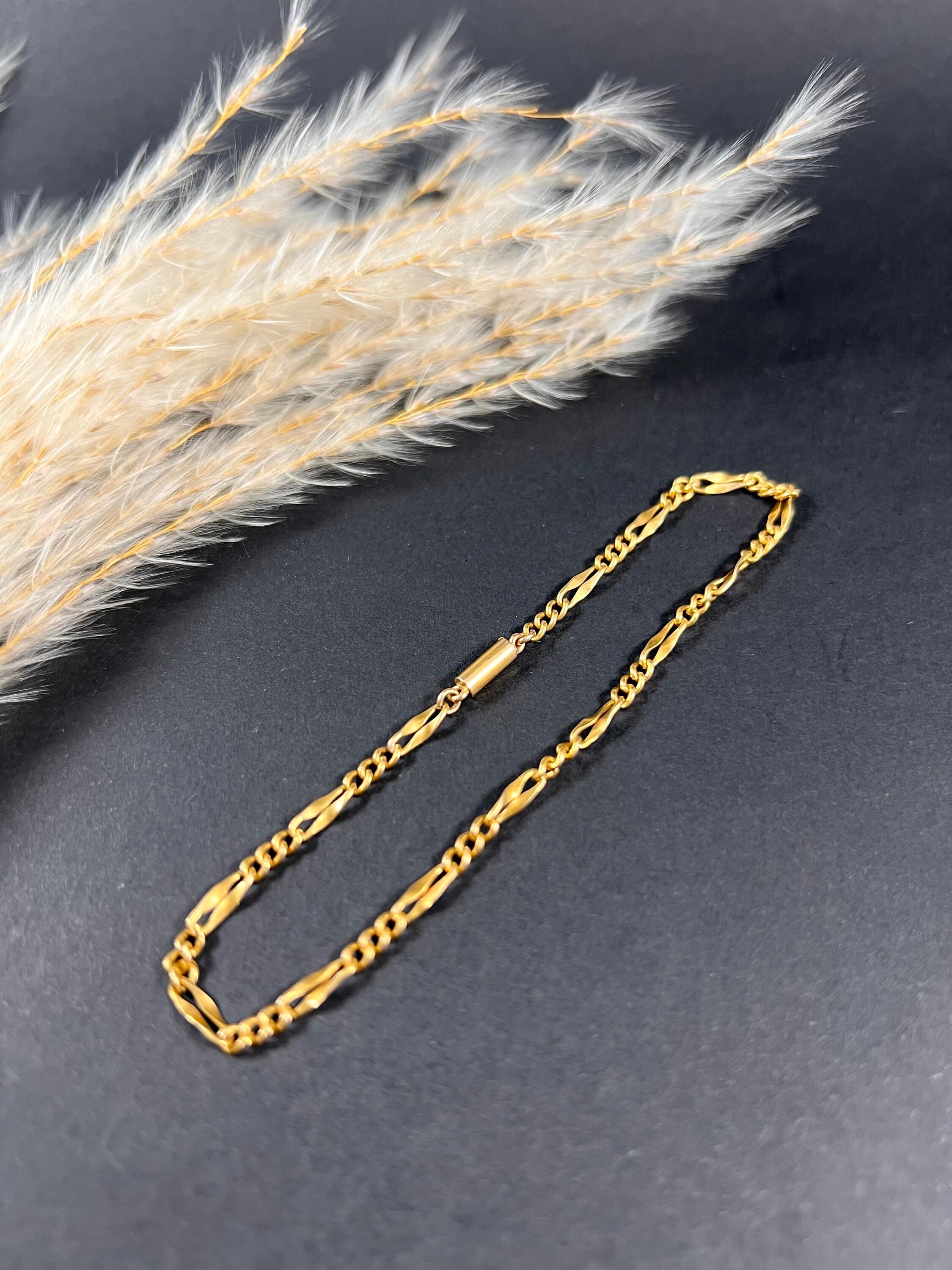 Antique 15ct Yellow Gold, Victorian Fancy Figaro Link Bracelet In Good Condition For Sale In Brighton, GB