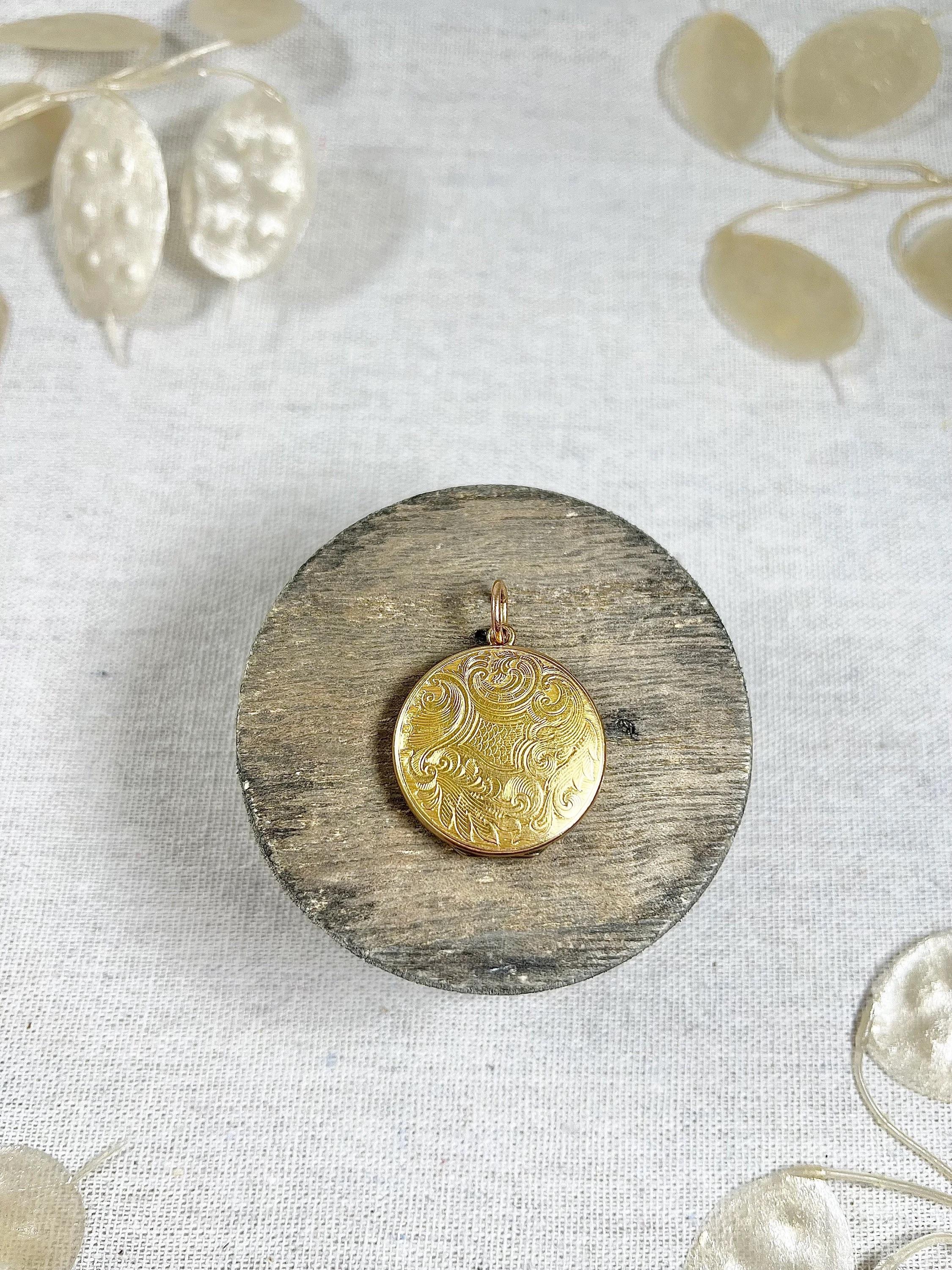 Antico medaglione rotondo in oro giallo 15ct, di epoca vittoriana con motivo Paisley in vendita 5