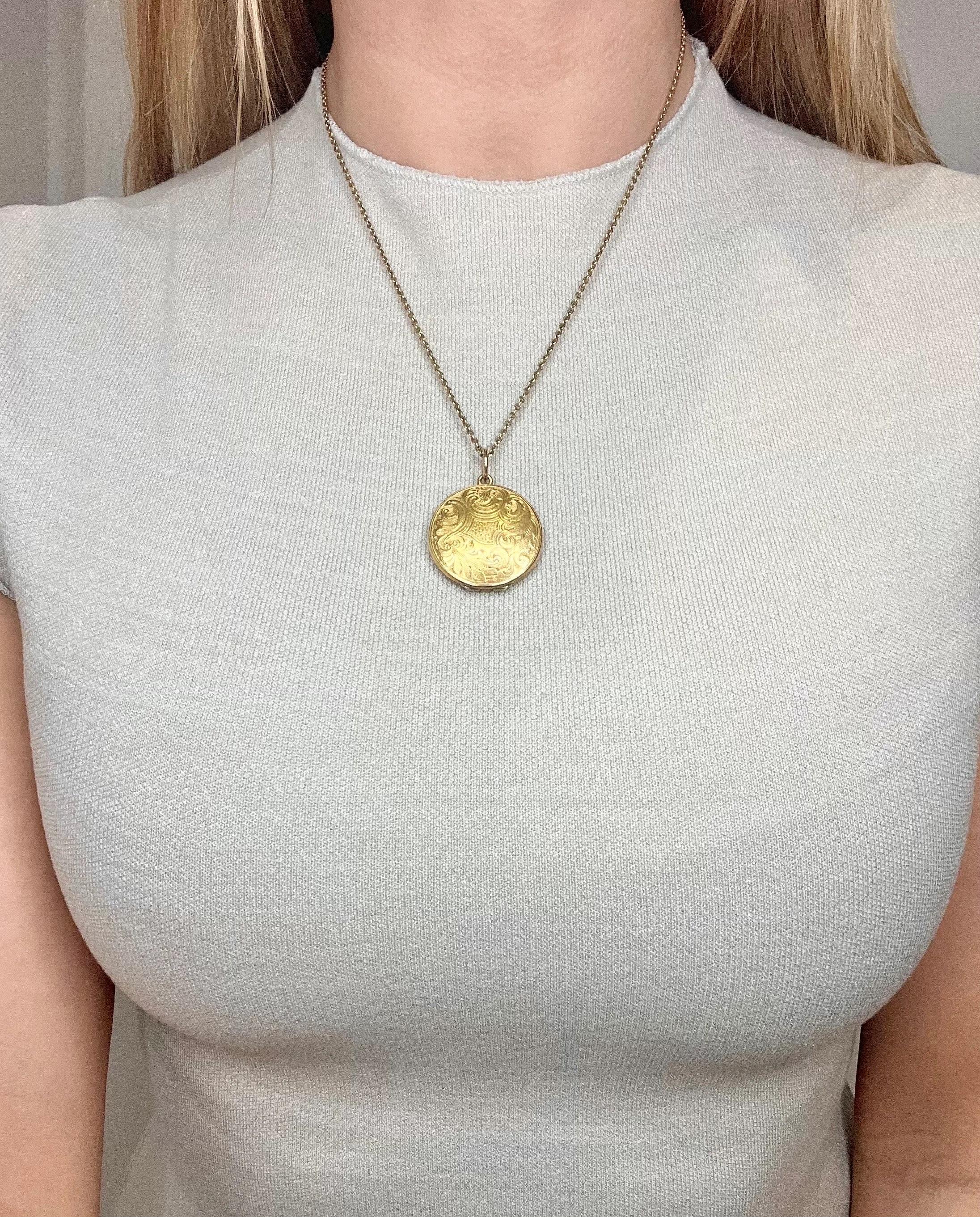 Antico medaglione rotondo in oro giallo 15ct, di epoca vittoriana con motivo Paisley in vendita 6