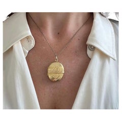 Antique 15ct Yellow Gold, Victorian Patterned Oval Locket