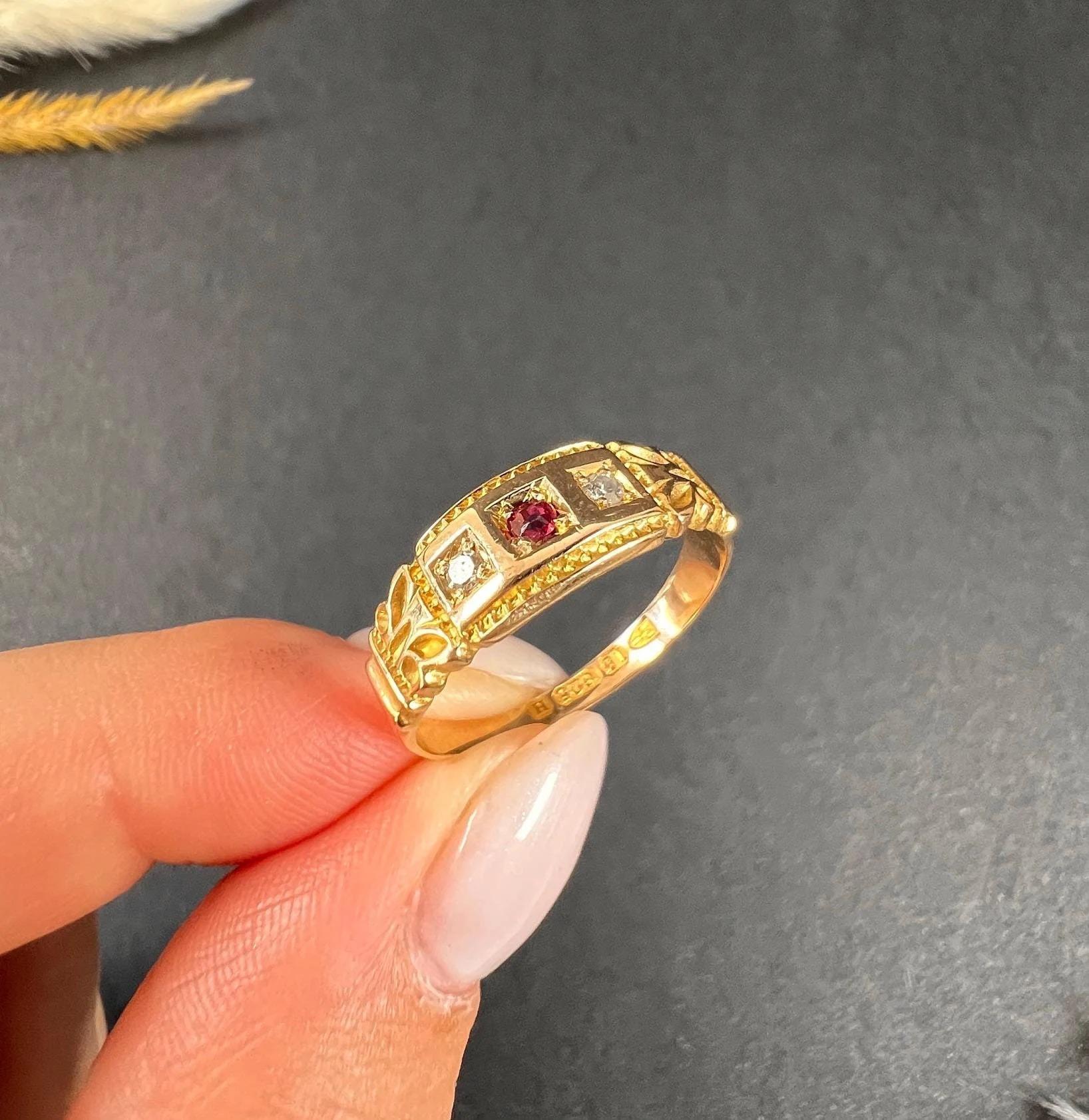 Antique 15ct Yellow Gold, Victorian Ruby & Diamond 3 Stone Ring For Sale 2
