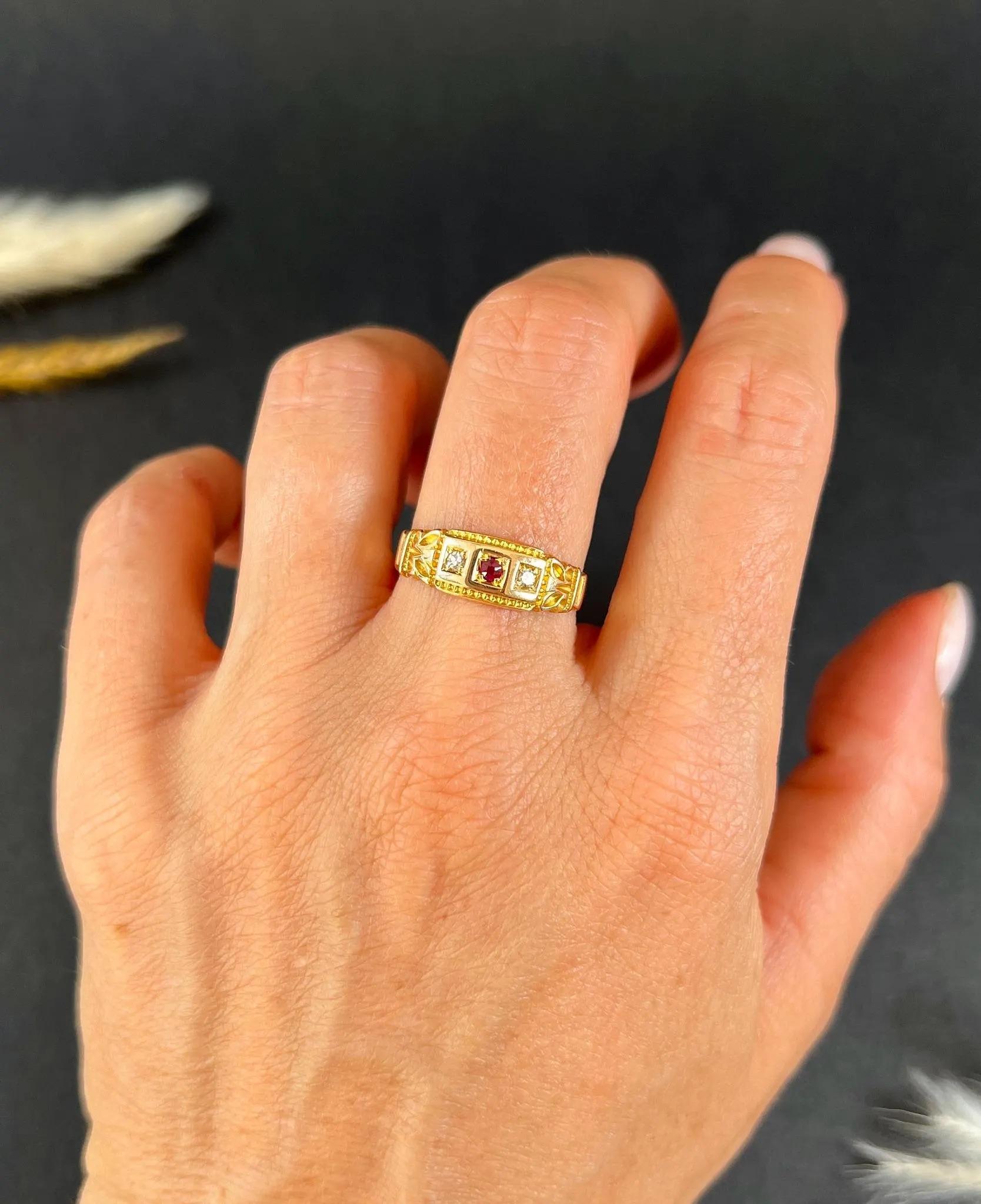 Antique 15ct Yellow Gold, Victorian Ruby & Diamond 3 Stone Ring For Sale 3