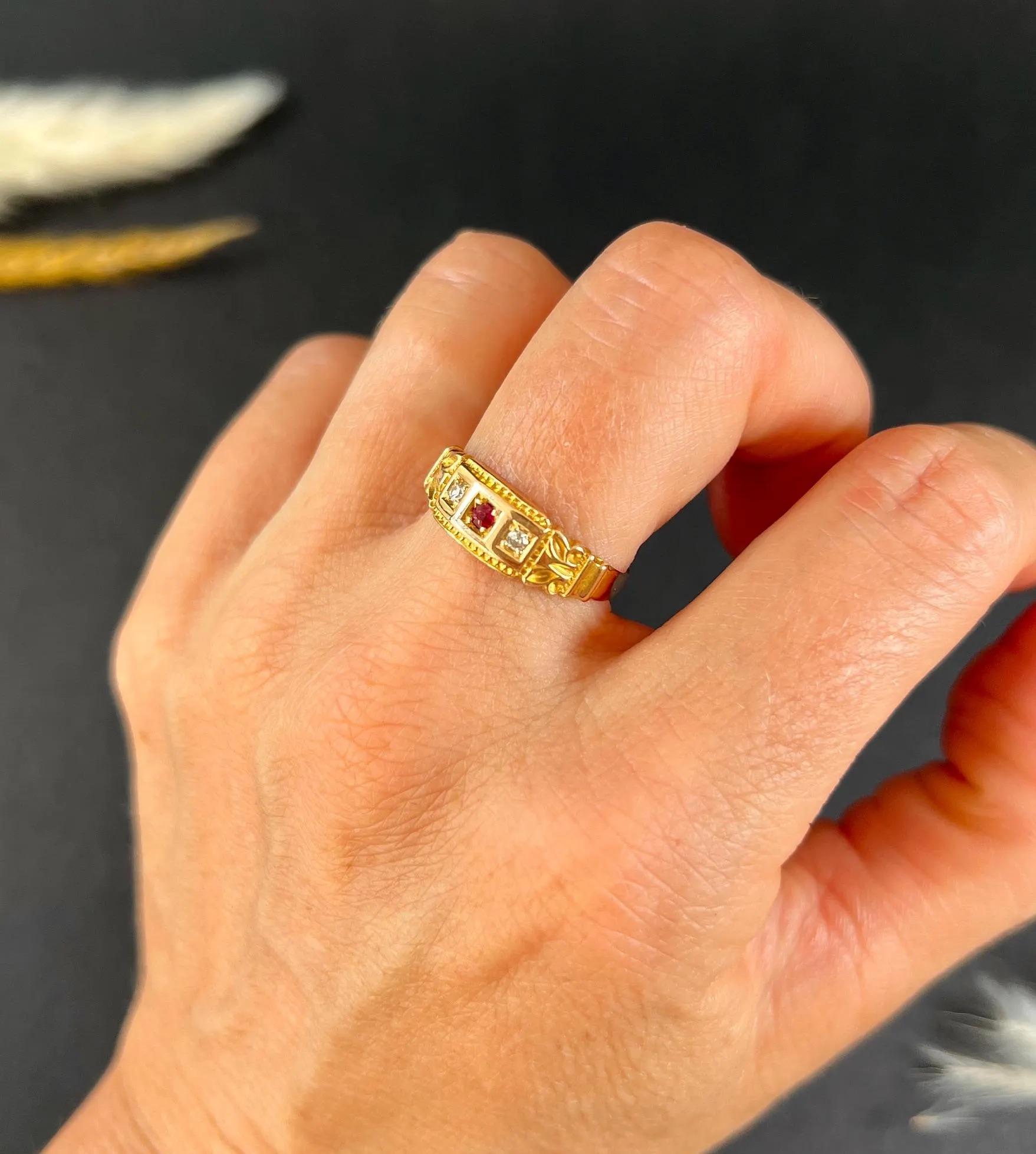 Antique 15ct Yellow Gold, Victorian Ruby & Diamond 3 Stone Ring For Sale 4