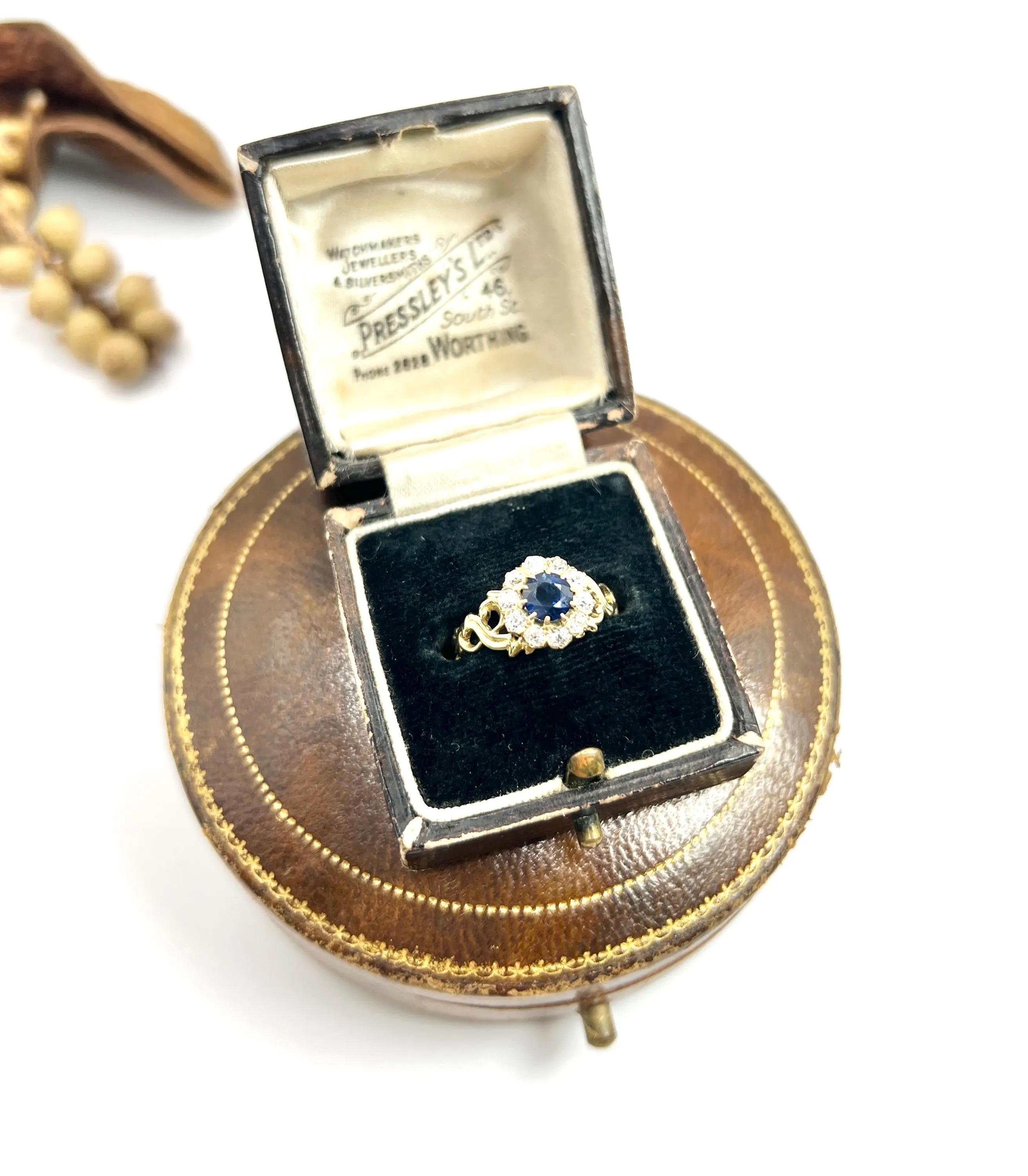 Antique 15ct Yellow Gold, Victorian Sapphire & Diamond Daisy Cluster Ring For Sale 5