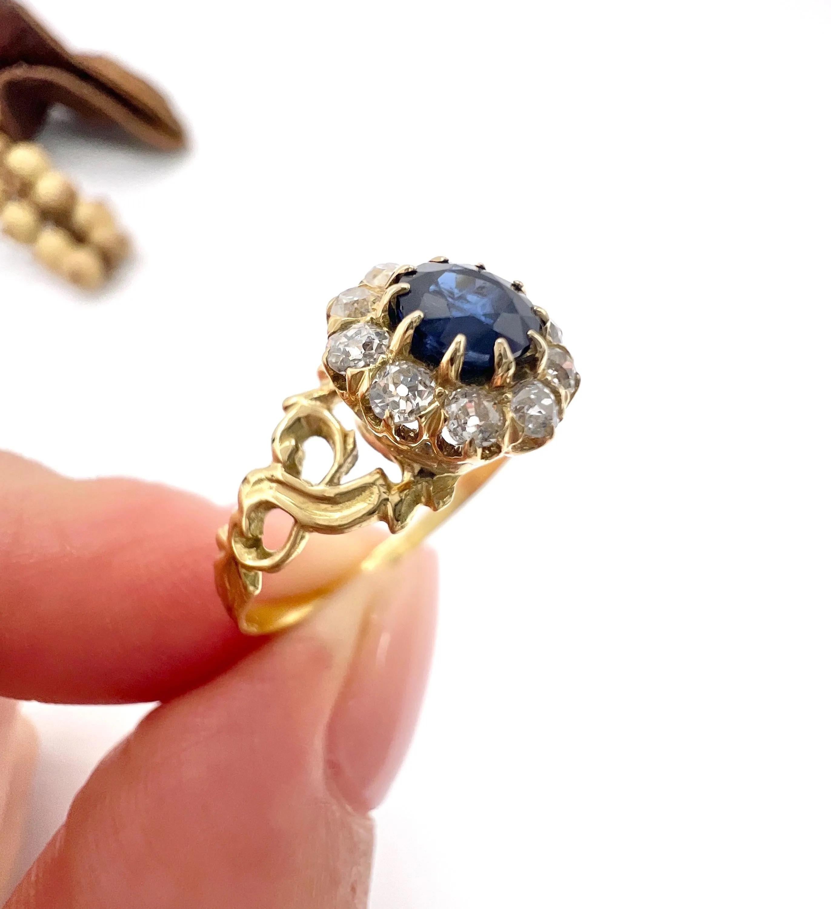 Antique 15ct Yellow Gold, Victorian Sapphire & Diamond Daisy Cluster Ring For Sale 1