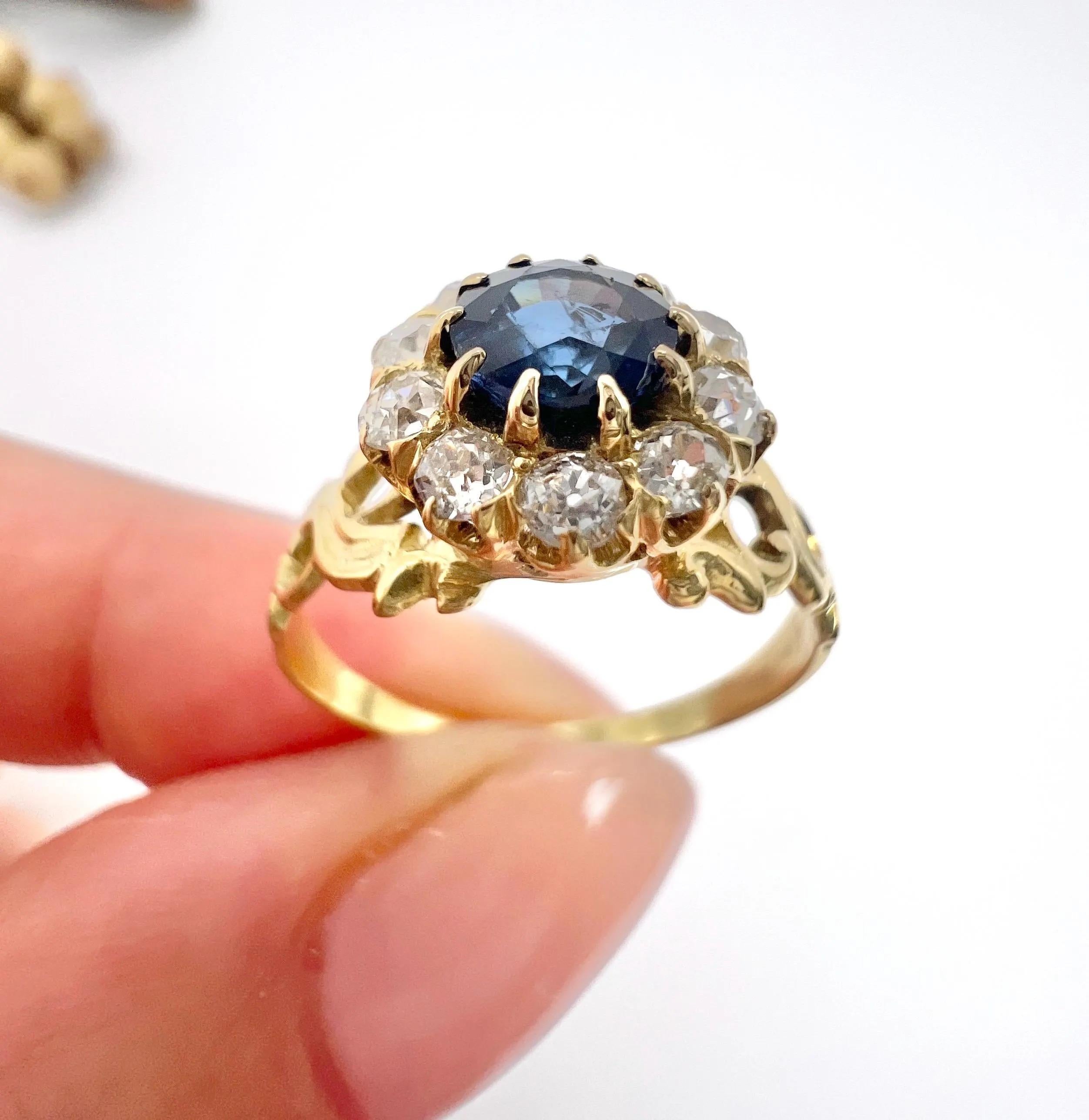 Antique 15ct Yellow Gold, Victorian Sapphire & Diamond Daisy Cluster Ring For Sale 2