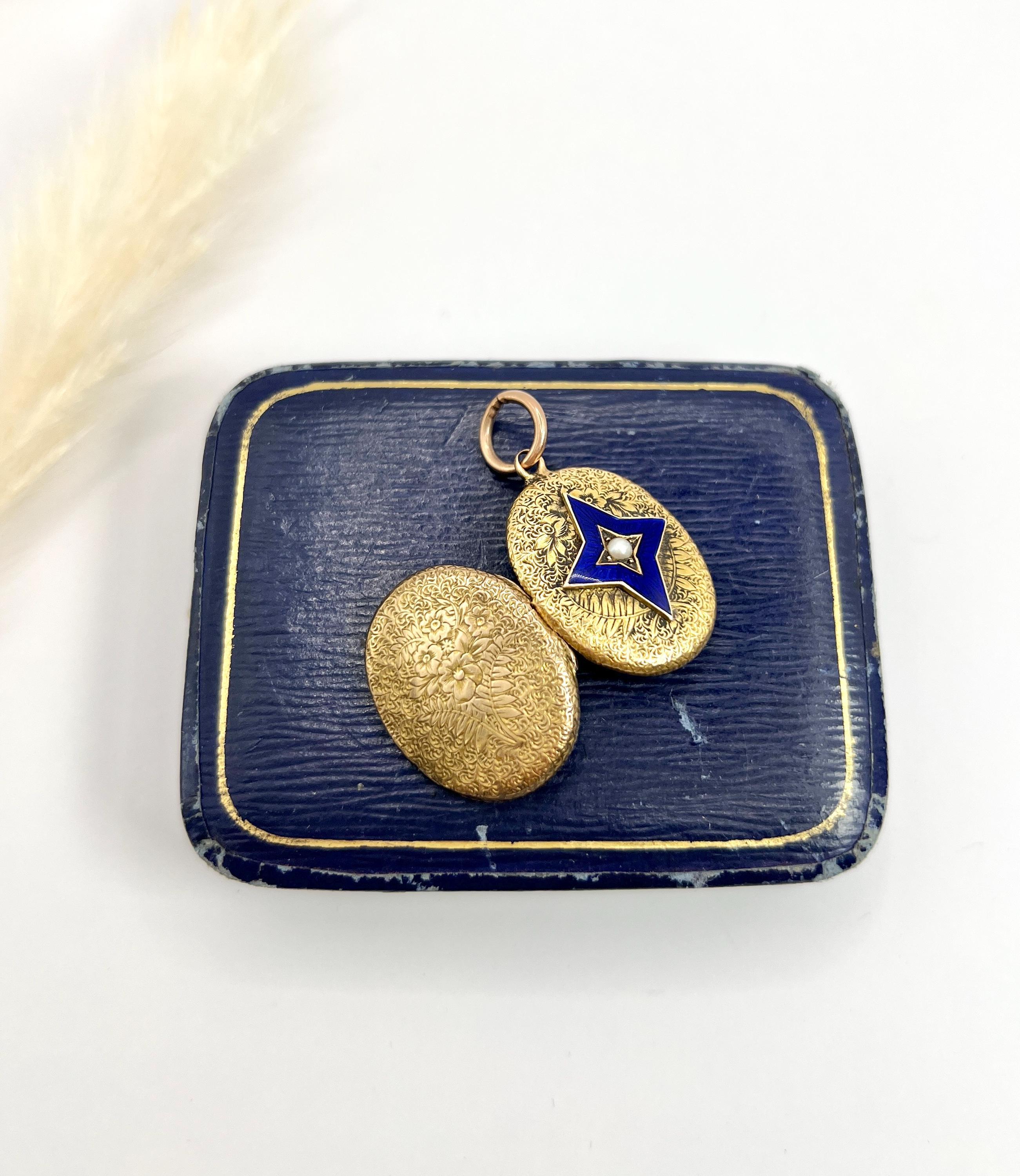 Antique 15ct Yellow Gold, Victorian Seed Pearl & Blue Enamel Star Oval Locket For Sale 5