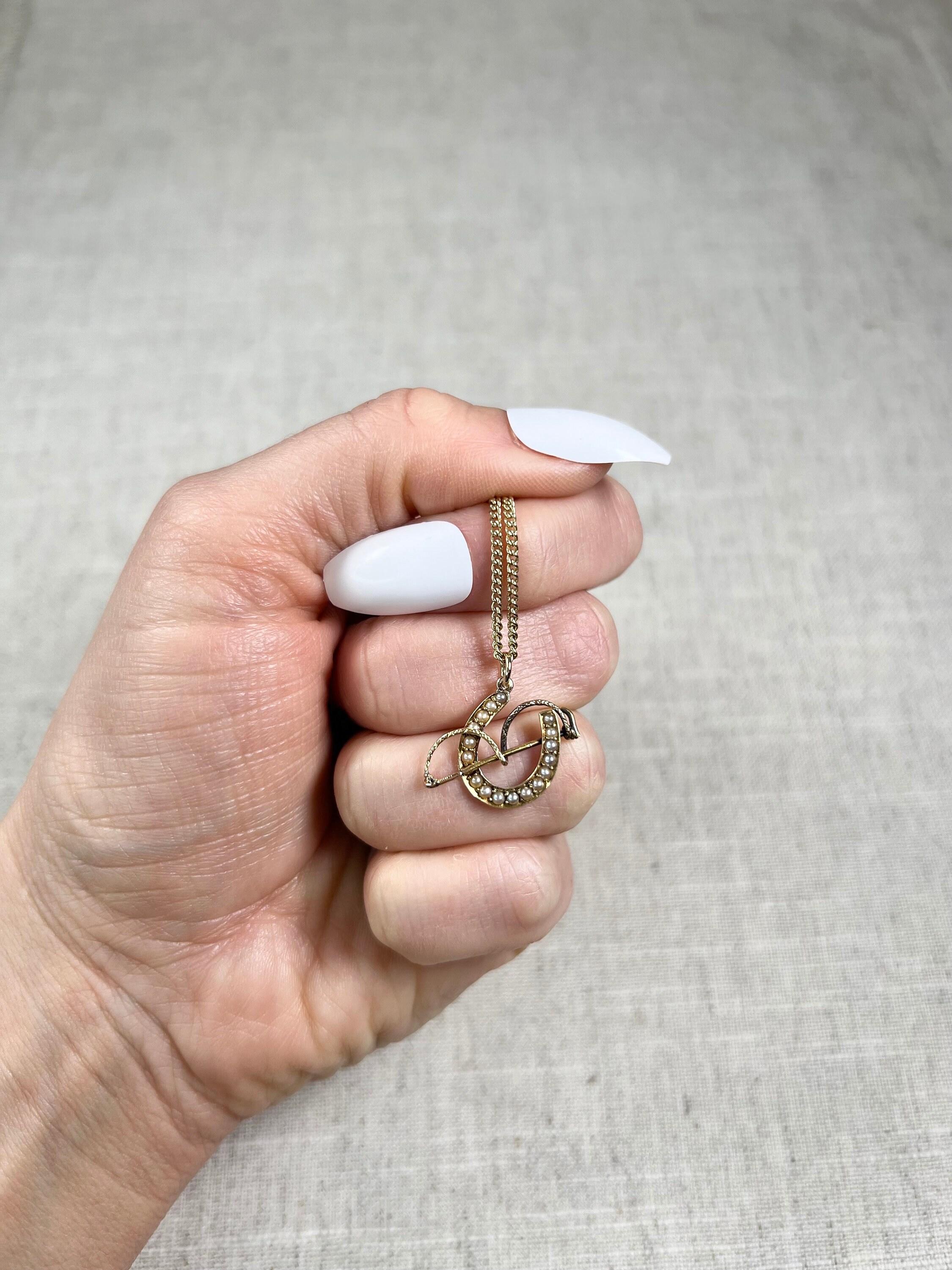 Women's or Men's Antique 15ct Yellow Gold Victorian Seed Pearl Horseshoe Pendant with Riding Crop For Sale