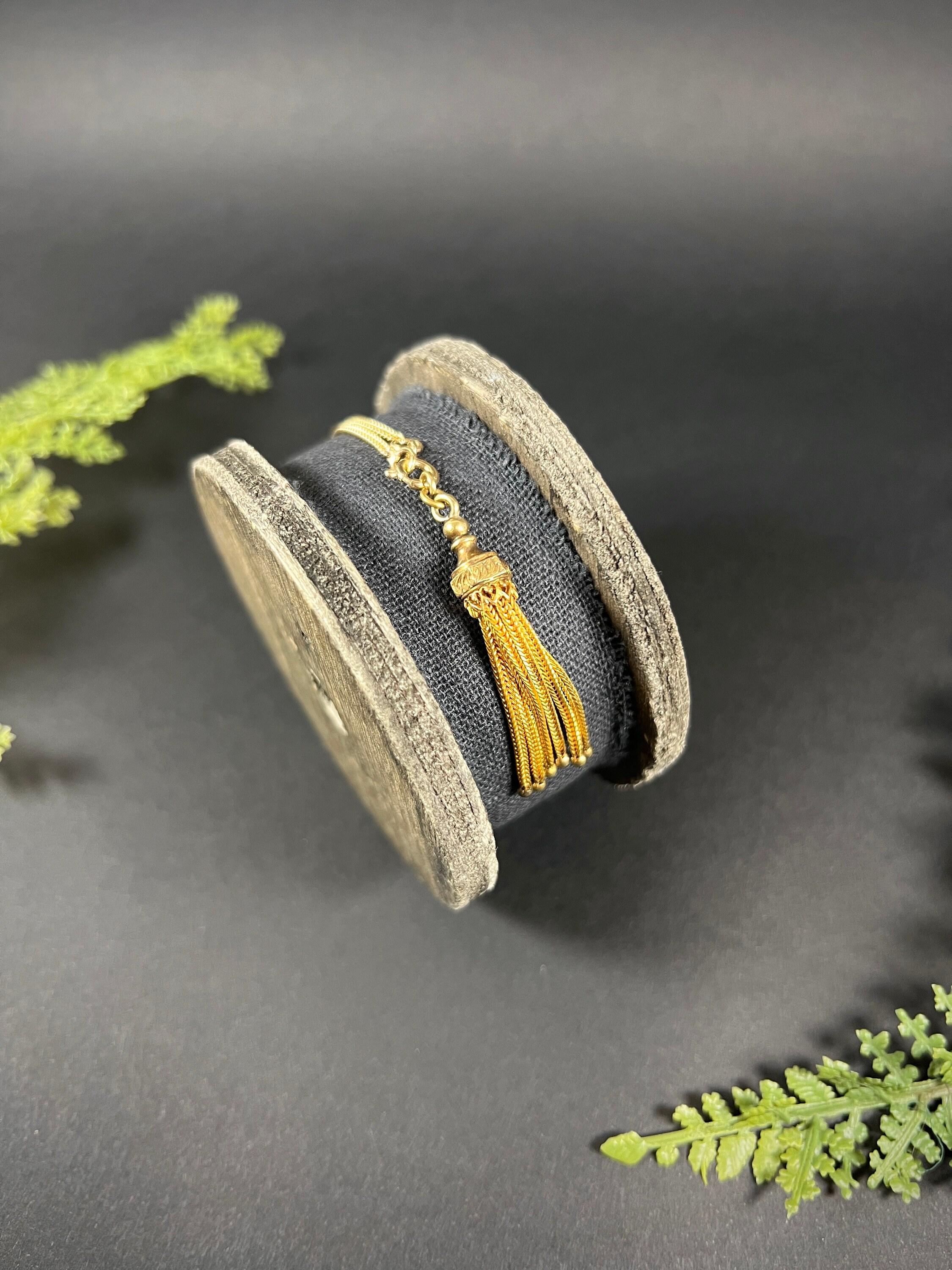 Ciondolo vittoriano con nappe in oro giallo antico 15ct in vendita 6