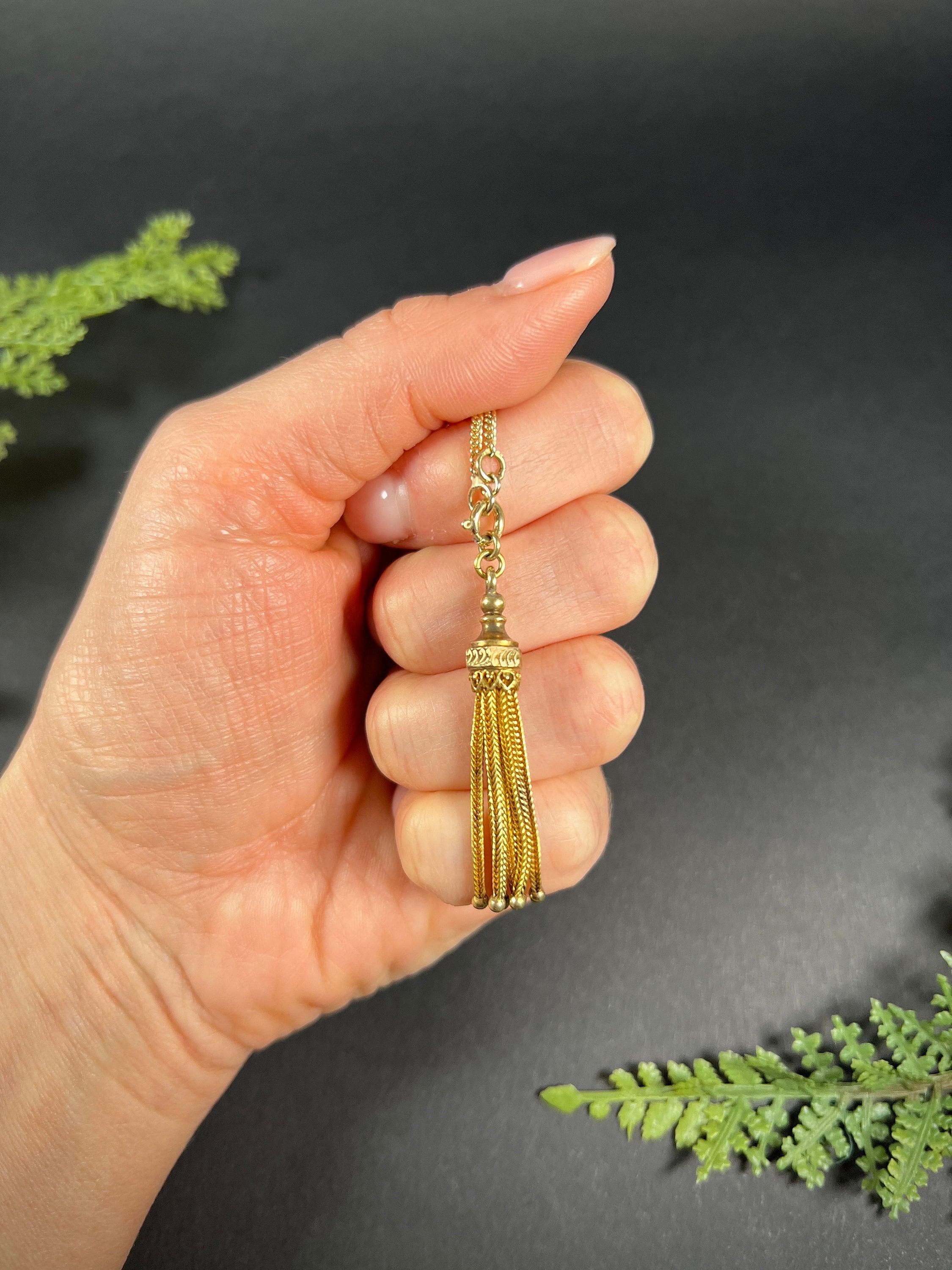 Antique 15ct Yellow Gold, Victorian Tassel Pendant For Sale 1
