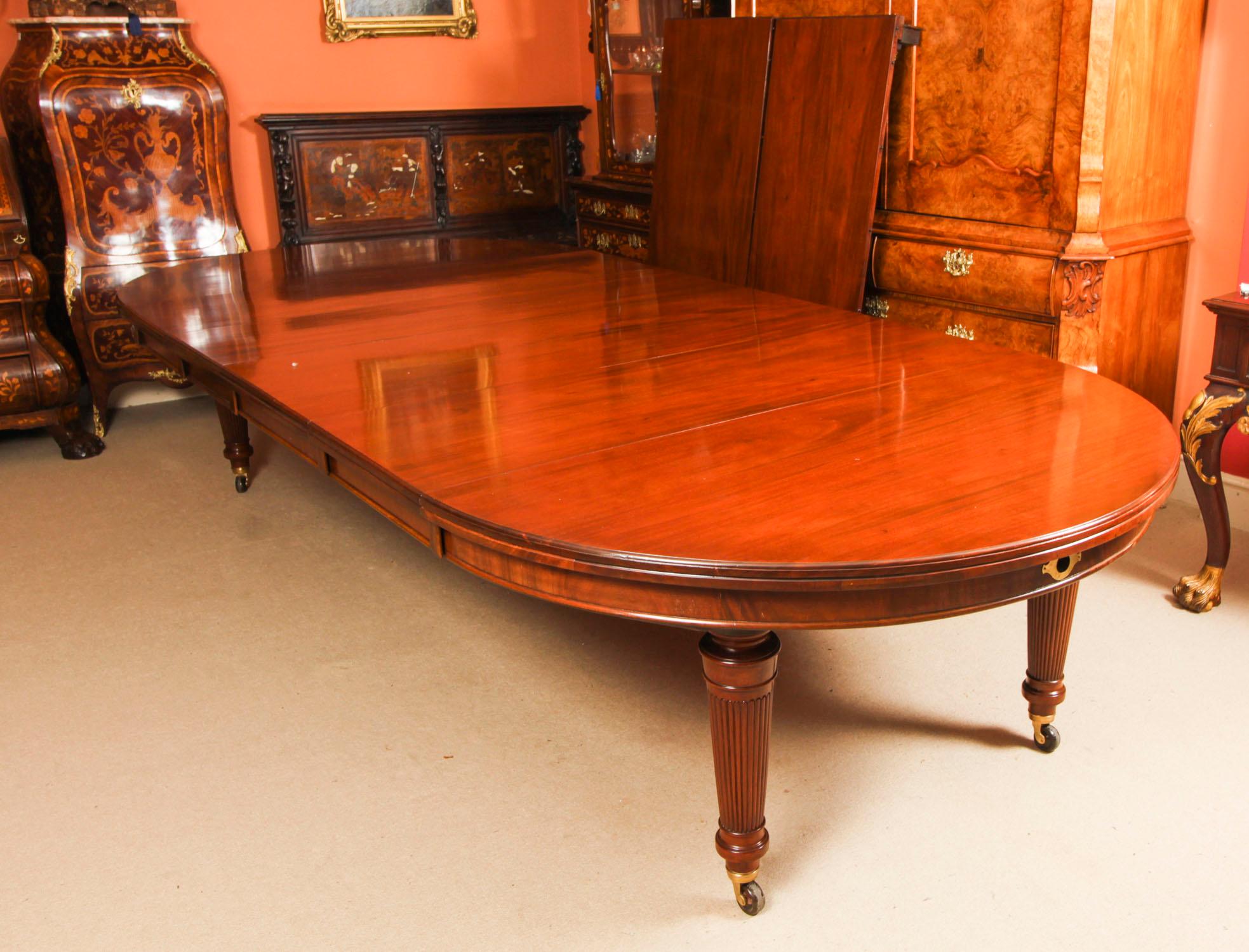 Late 19th Century Antique 15ft Flame Mahogany Extending Dining Table by Edwards & Roberts 19C