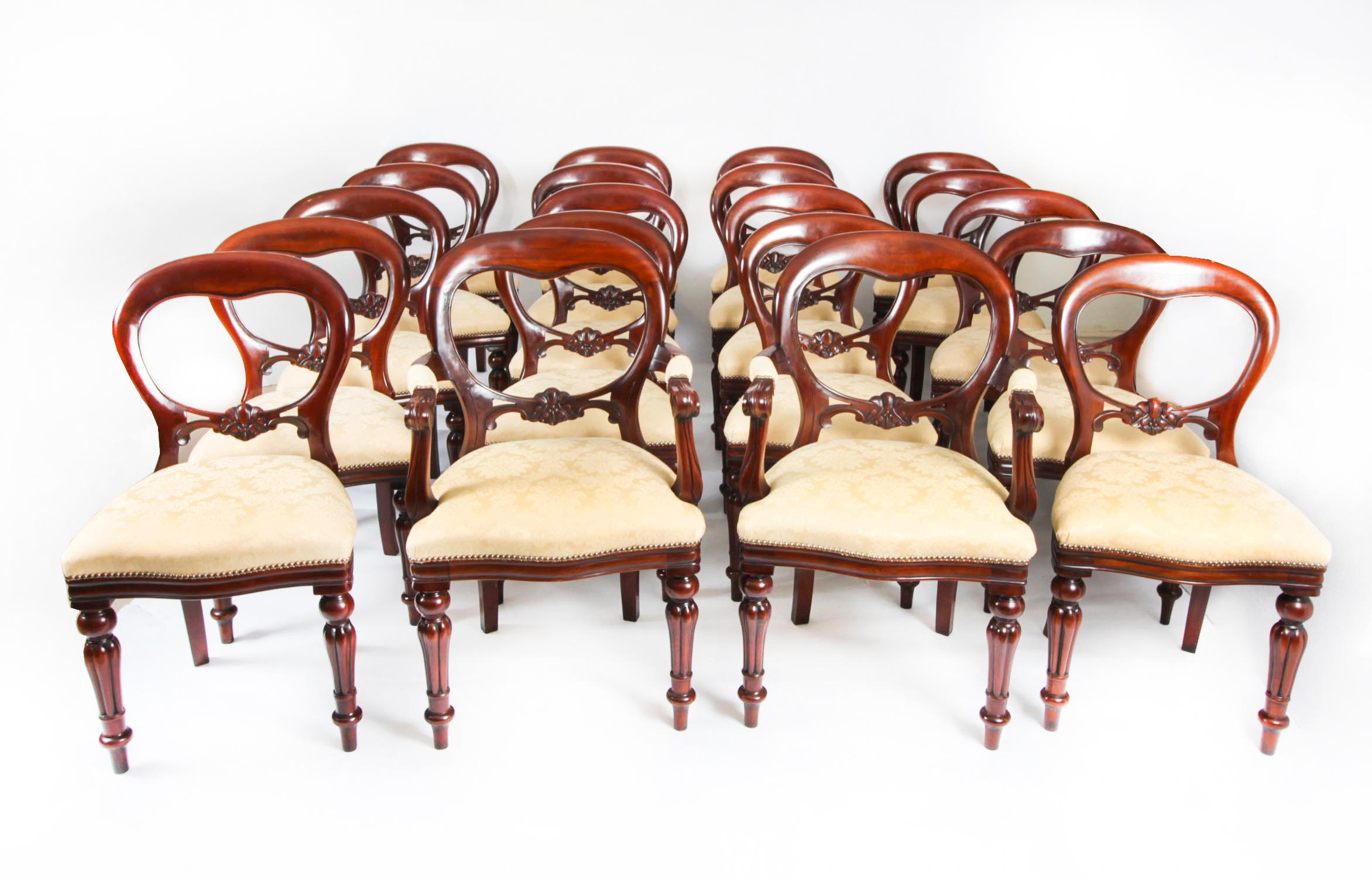 Ancienne table à manger à rallonge William IV et 16 chaises 19ème siècle en vente 8