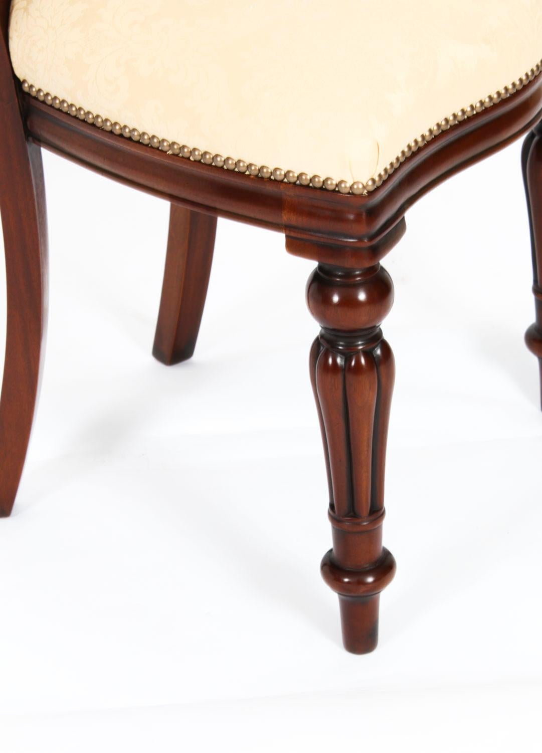 Ancienne table à manger à rallonge William IV et 16 chaises 19ème siècle en vente 12