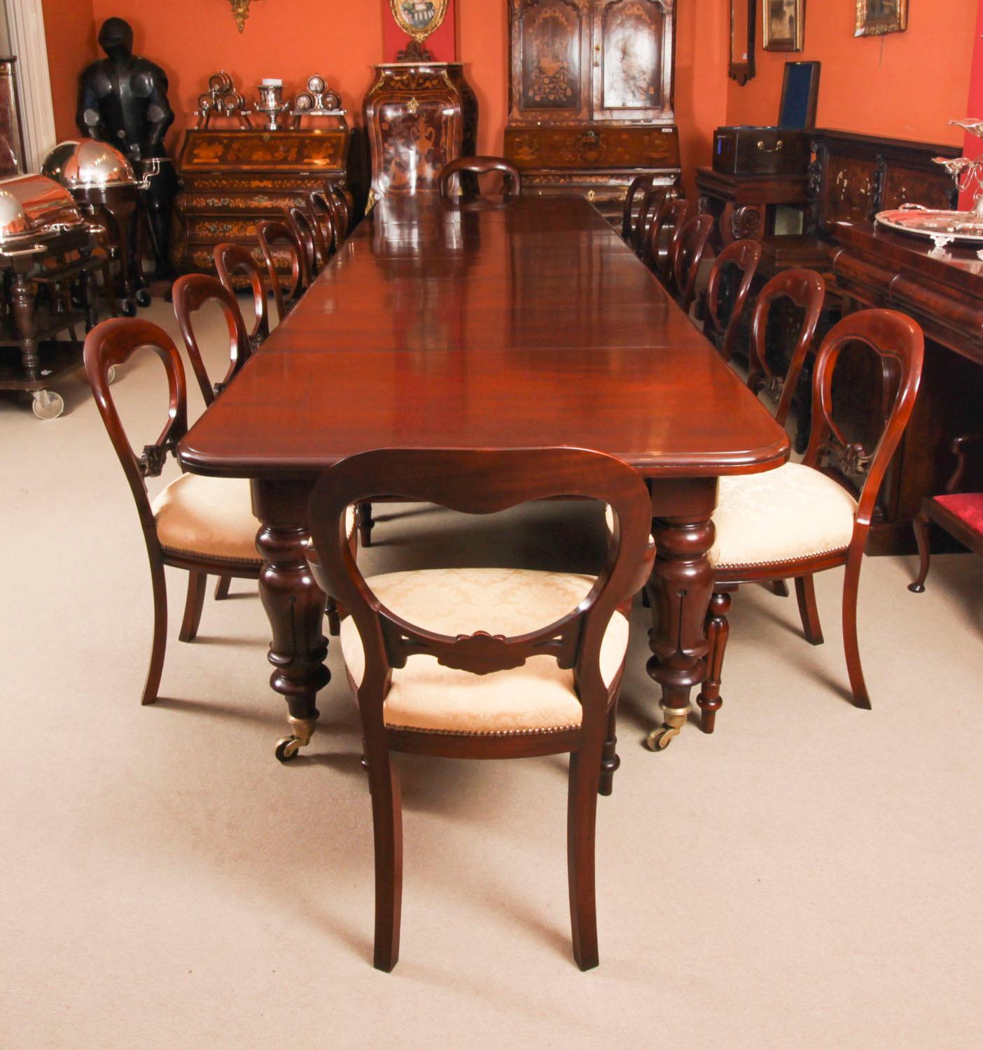 Britannique Ancienne table de salle à manger à rallonge William IV de 15 pieds 19ème siècle en vente
