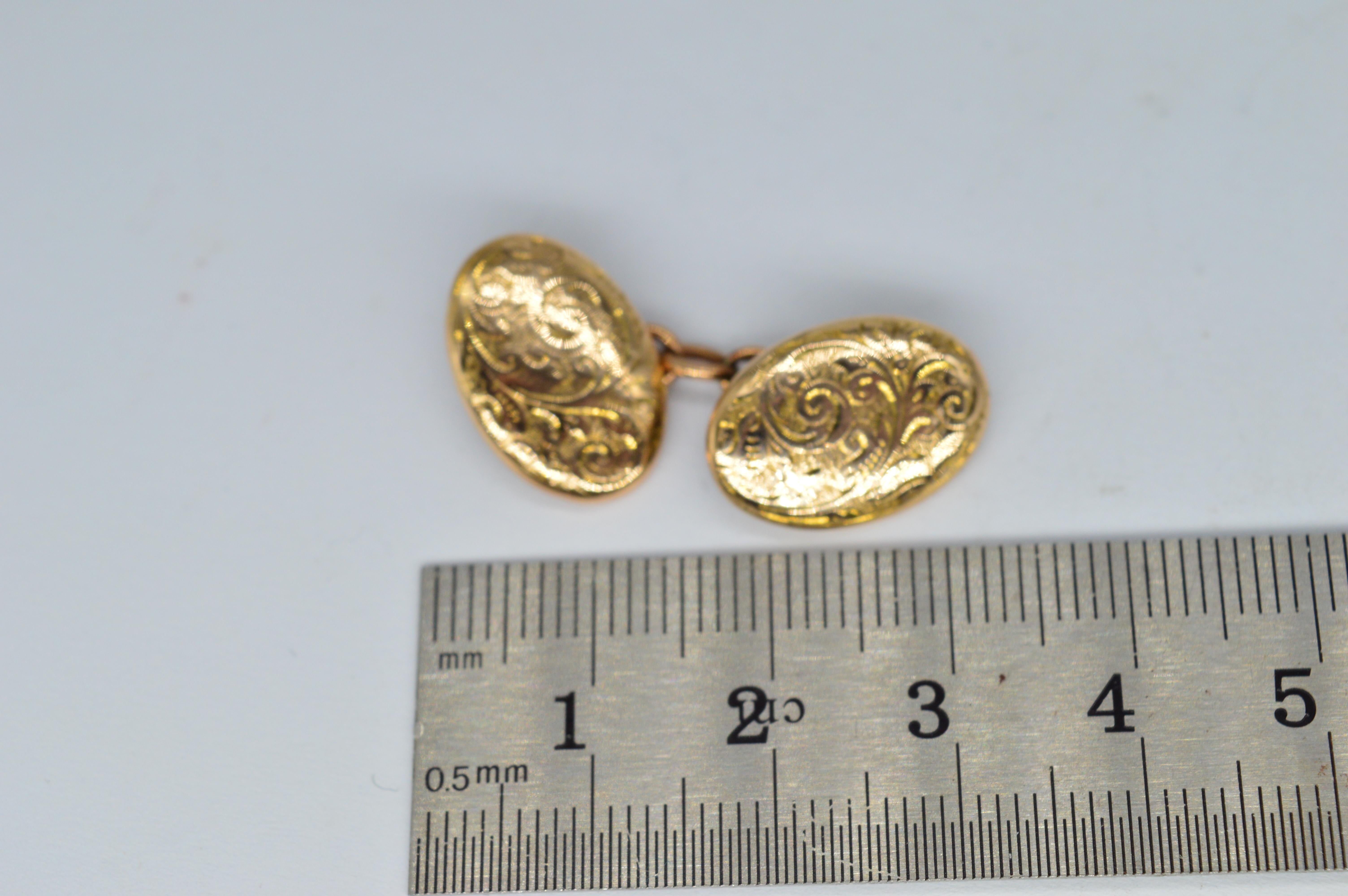Women's or Men's Antique 15k Gold 1898 Victorian Hand Engraved Statement Present Cufflinks For Sale