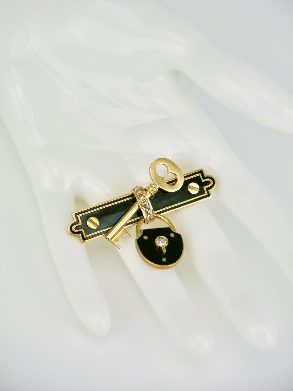 Antique 15 Karat Gold Diamond and Black Enamel Lock and Key Brooch Pin, 1880s In Good Condition For Sale In Sydney, NSW