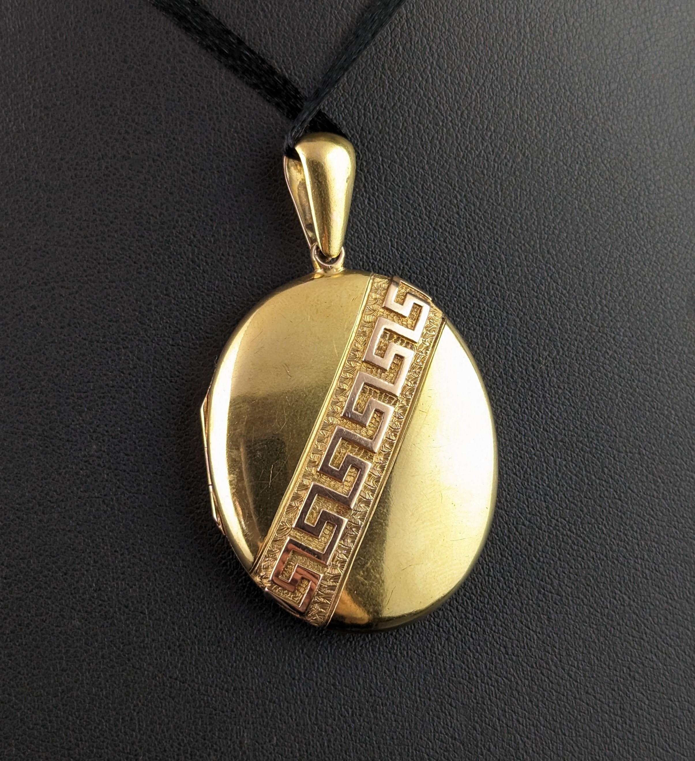 Antique 15k gold locket pendant, Greek key, Victorian  For Sale 2