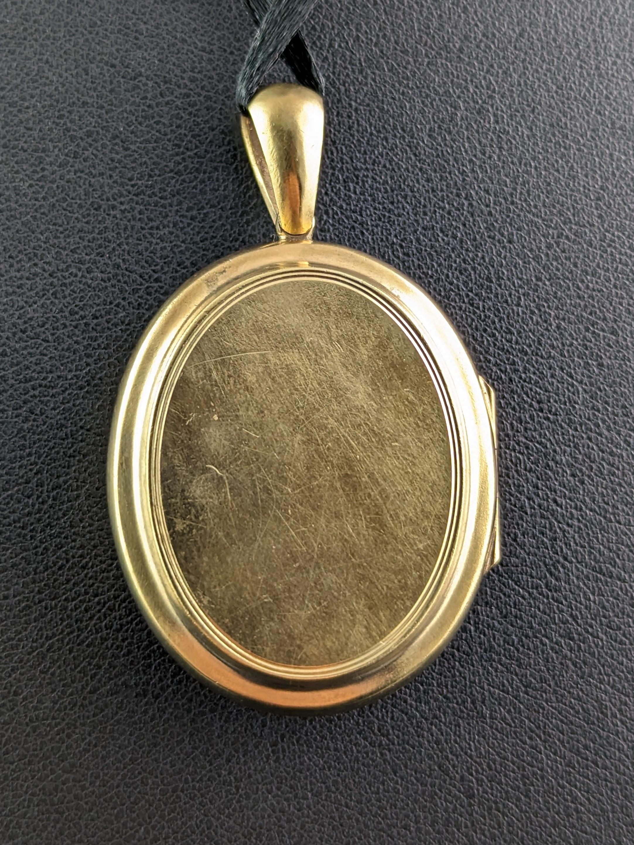 Antique 15k Gold Locket, Turquoise and Pearl, Portrait, Forget Me Not For Sale 4