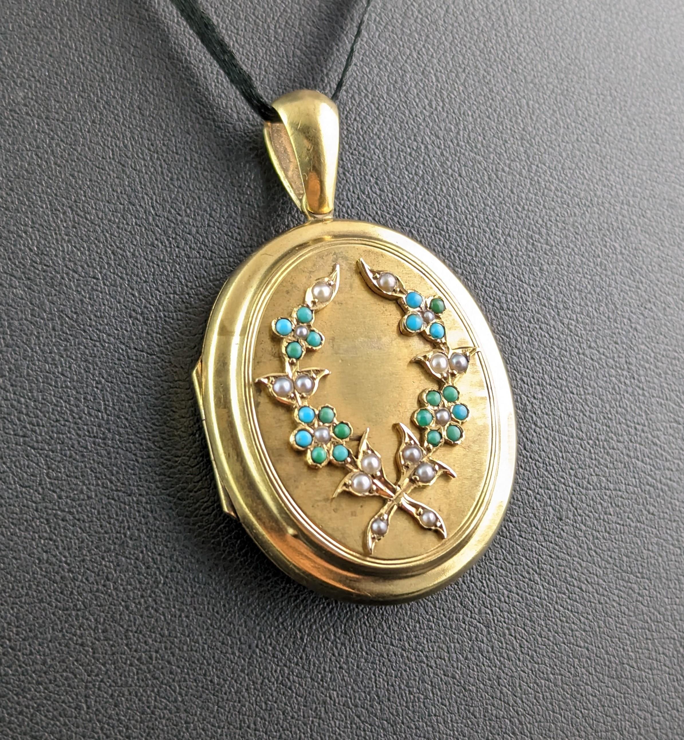 Antique 15k Gold Locket, Turquoise and Pearl, Portrait, Forget Me Not For Sale 5