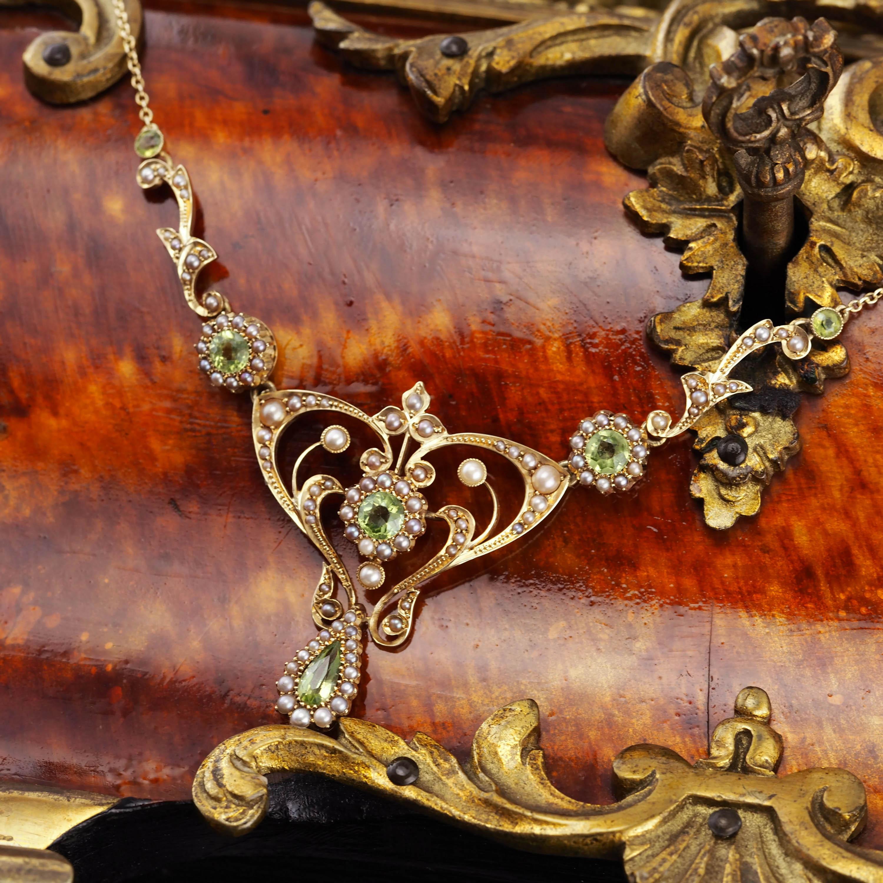 Antique 15K Gold Peridot & Pearl Lavalier Necklace - Art Nouveau c.1900s 1