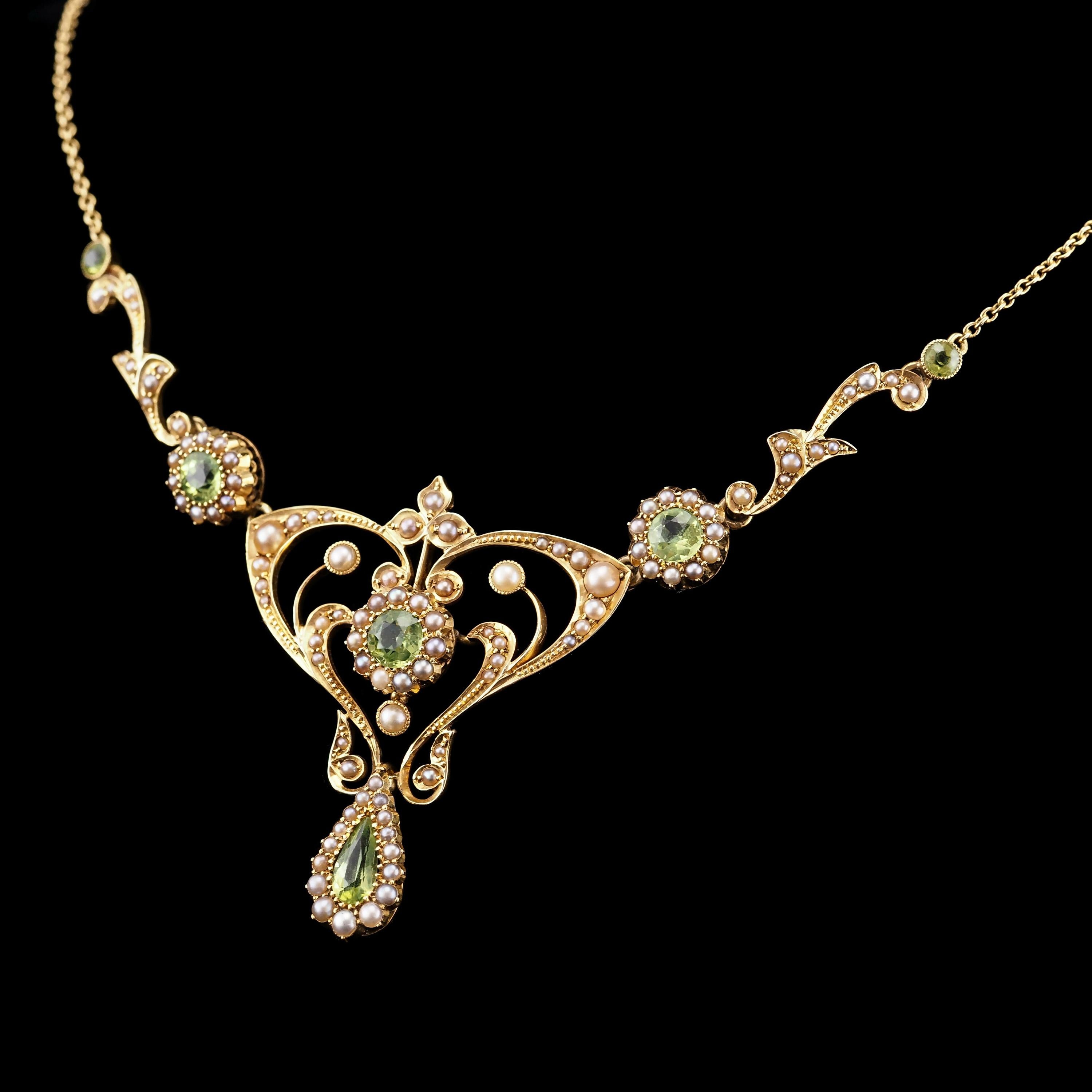 Antique 15K Gold Peridot & Pearl Lavalier Necklace - Art Nouveau c.1900s 4