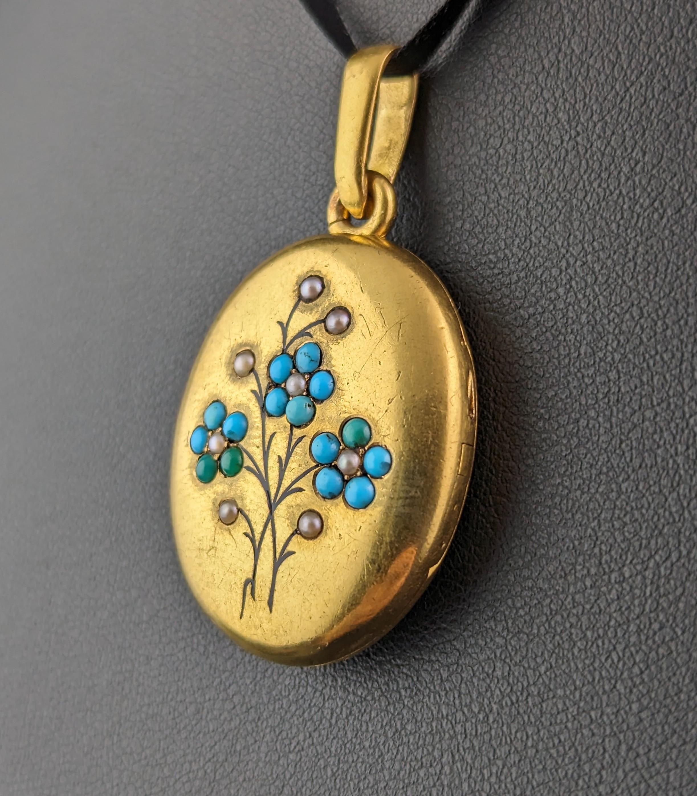 Antique 15k gold Turquoise and Pearl locket, Forget me Not flowers, Victorian  In Good Condition In NEWARK, GB