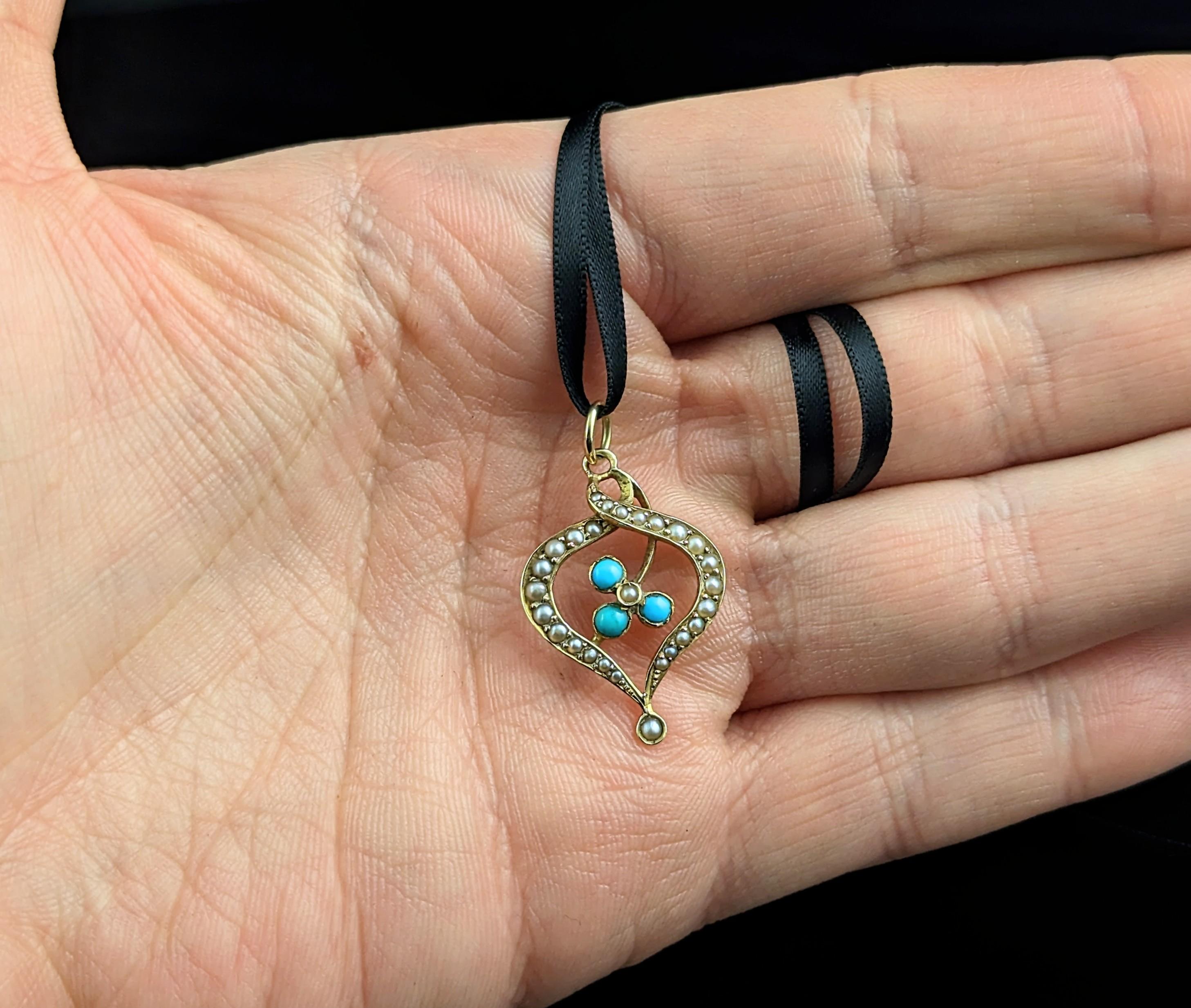 Antique 15k gold Turquoise and Pearl shamrock pendant  For Sale 6