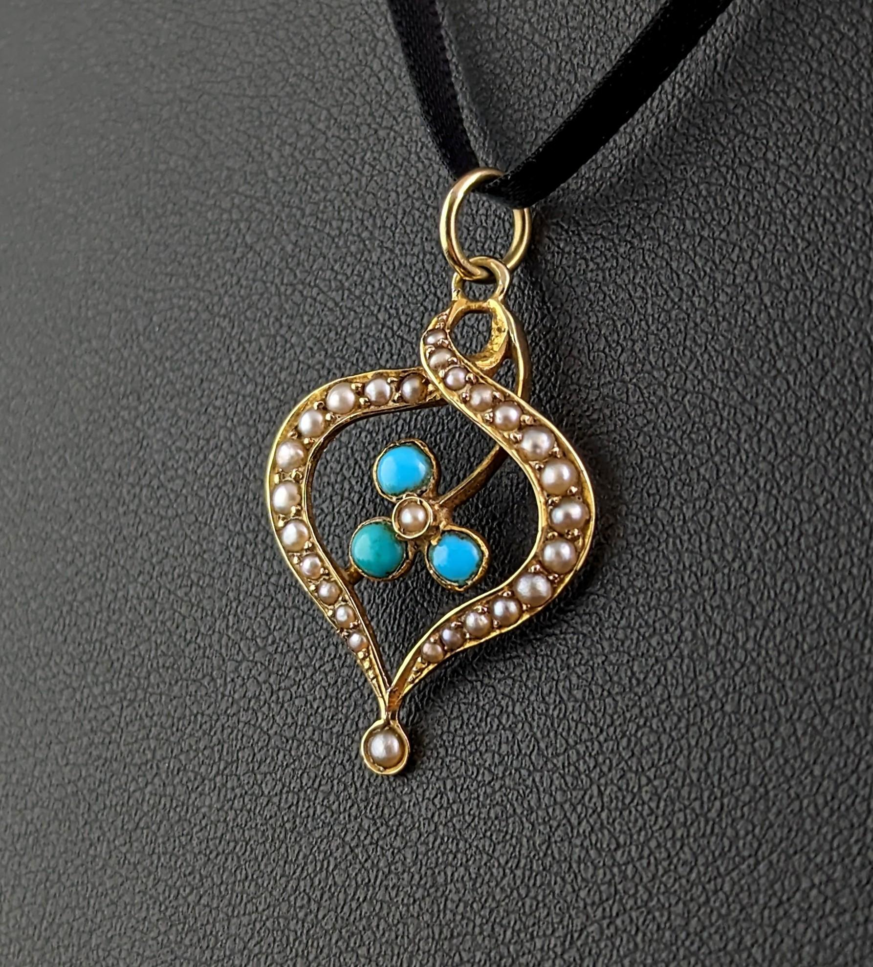 Antique 15k gold Turquoise and Pearl shamrock pendant  For Sale 1