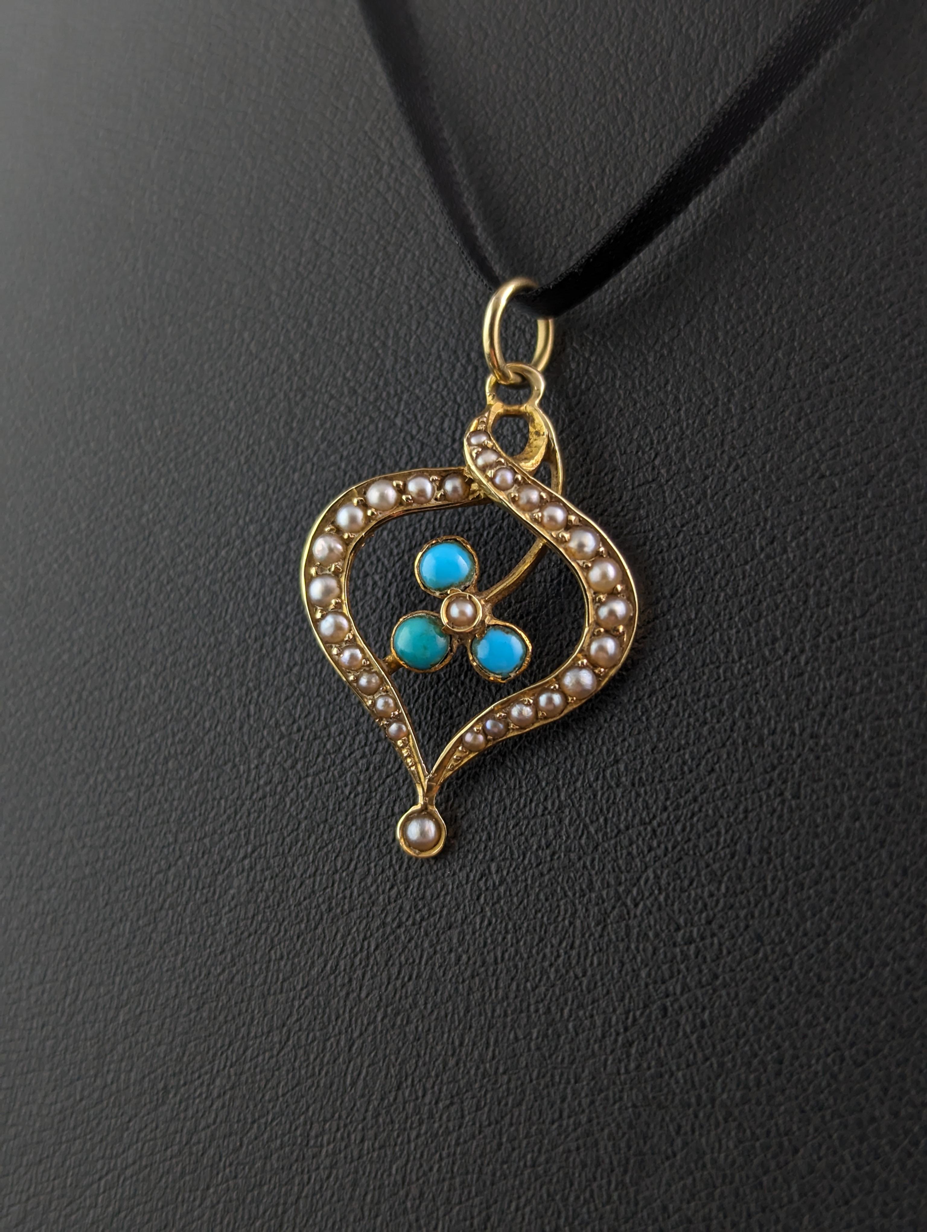 Antique 15k gold Turquoise and Pearl shamrock pendant  For Sale 2