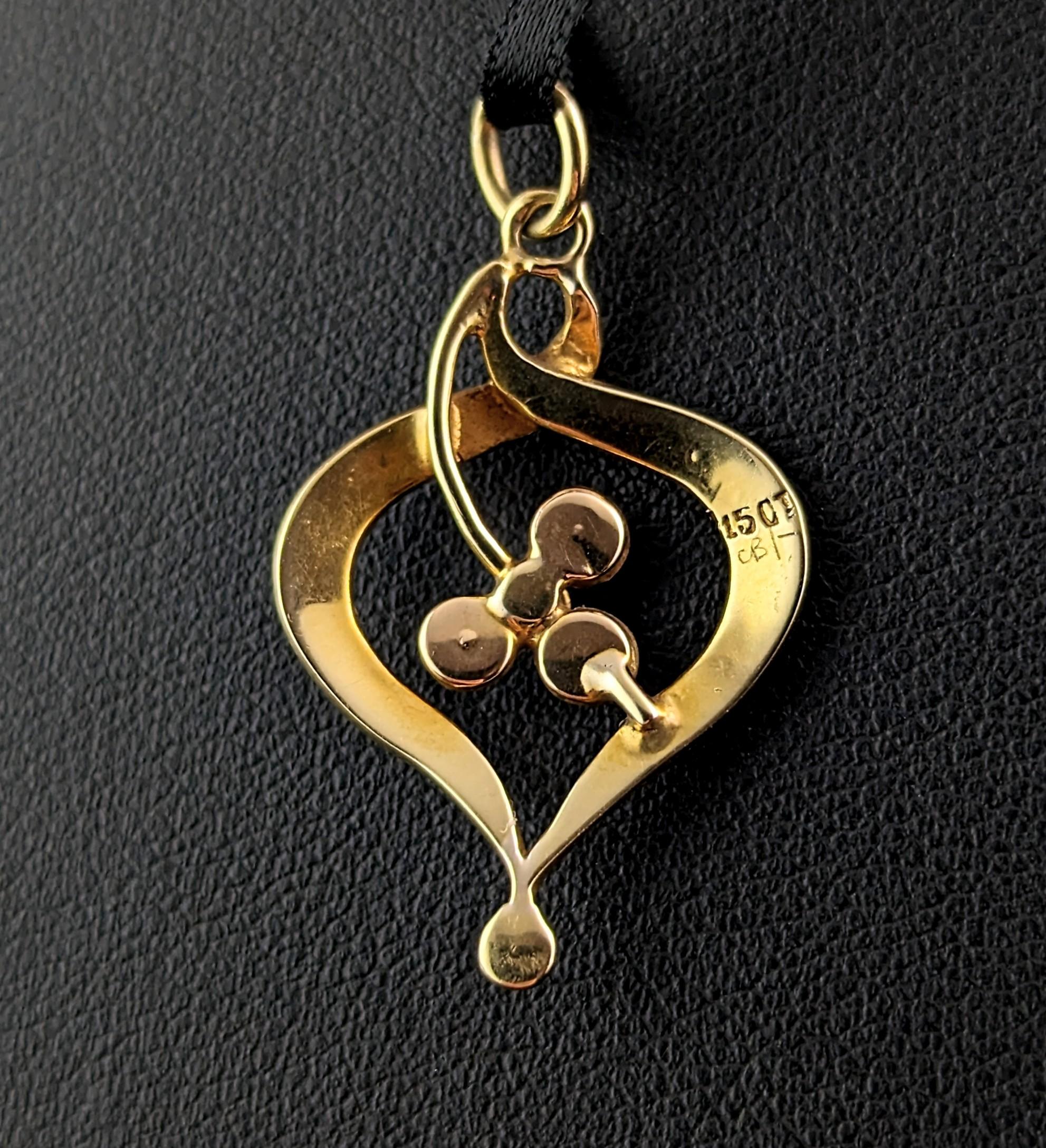 Antique 15k gold Turquoise and Pearl shamrock pendant  For Sale 3