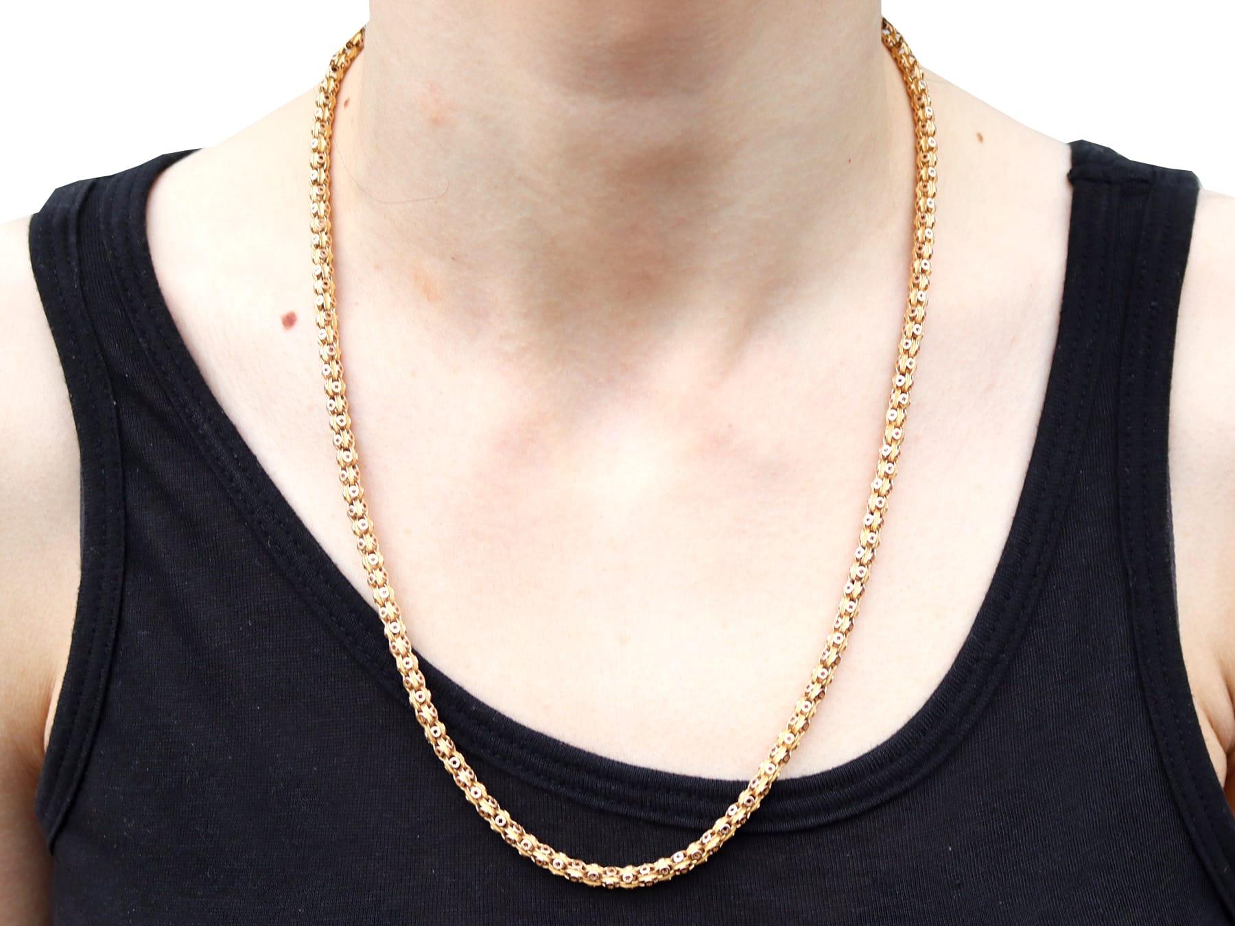Women's or Men's Antique 15k Yellow Gold Chain Necklace Circa 1870 For Sale