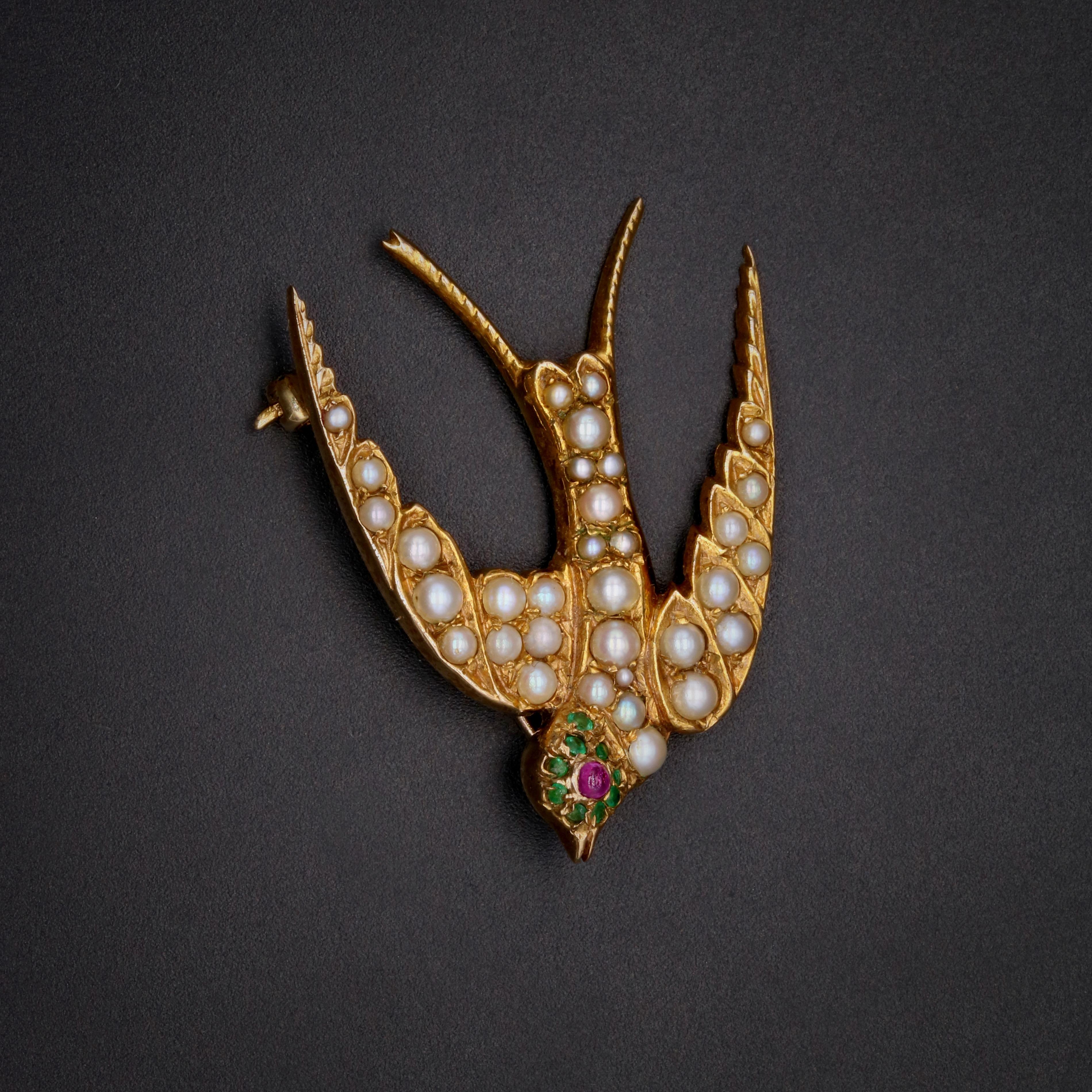 Antique 15K Yellow Gold Emerald, Ruby and Pearl Swallow Brooch For Sale 1