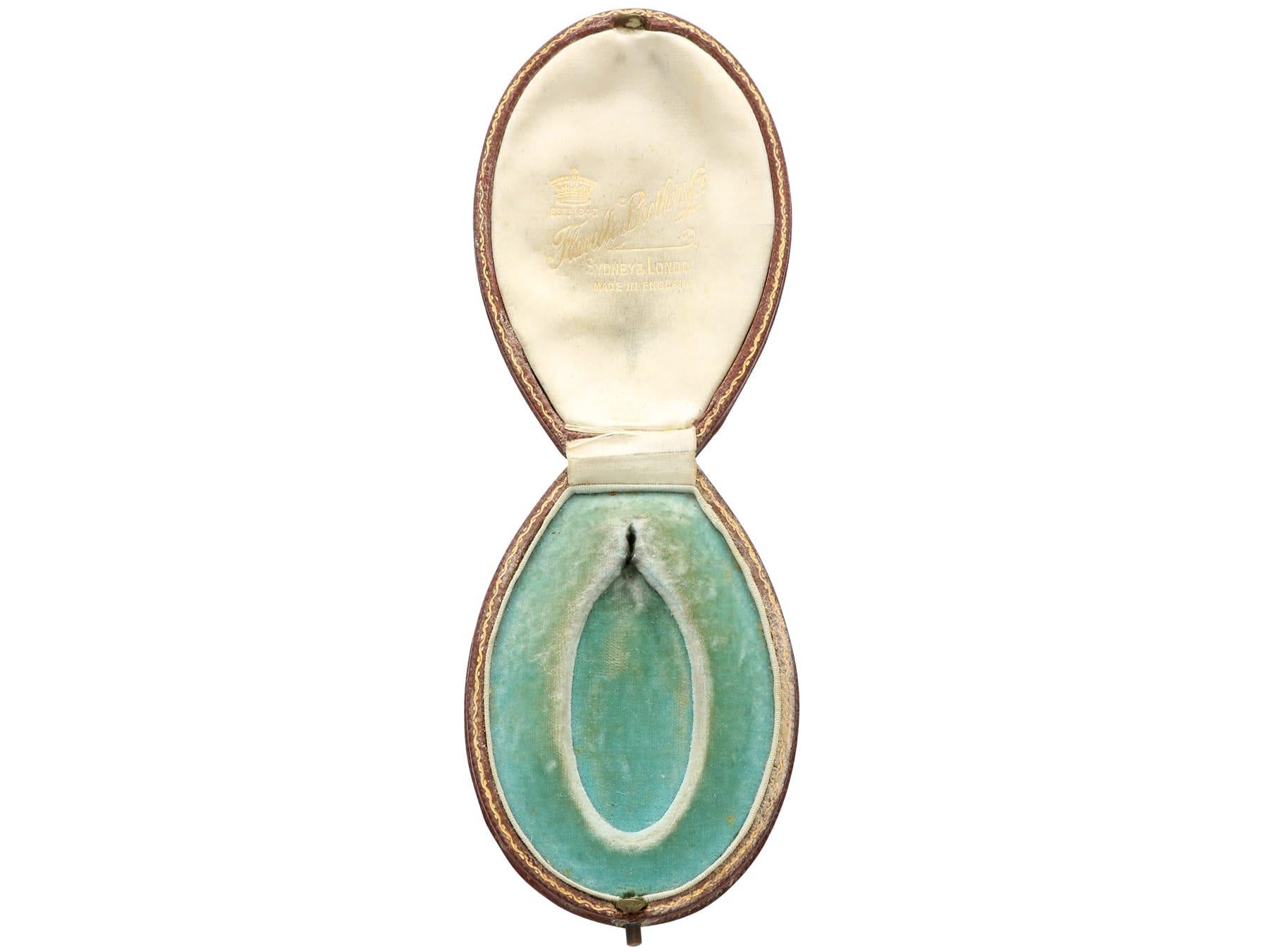 Pendentif ancien en or jaune 15k Circa 1900 en vente 12