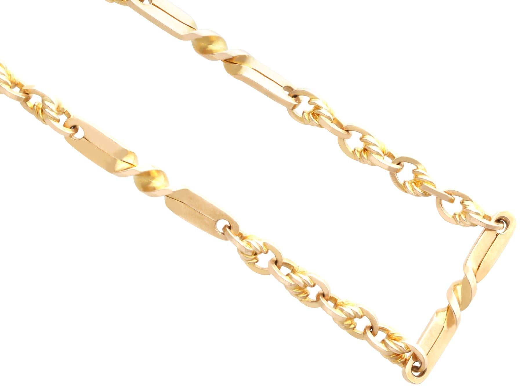 Chaîne de garde ancienne en or jaune 15 carats, c. 1900 en vente 2