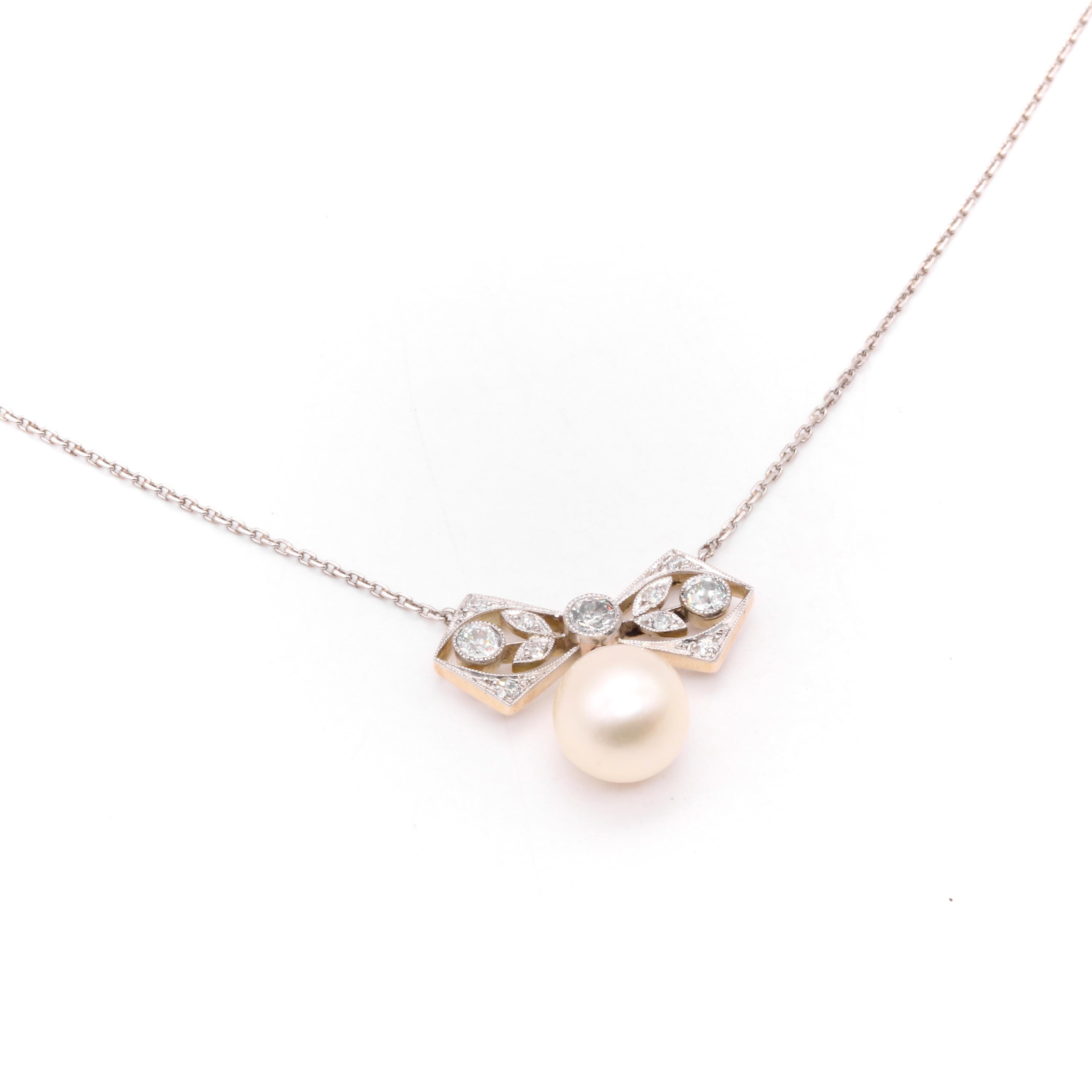 Women's or Men's Antique 15K Yellow Gold & Platinum Pearl and Old Cut Diamond Bow Necklace For Sale