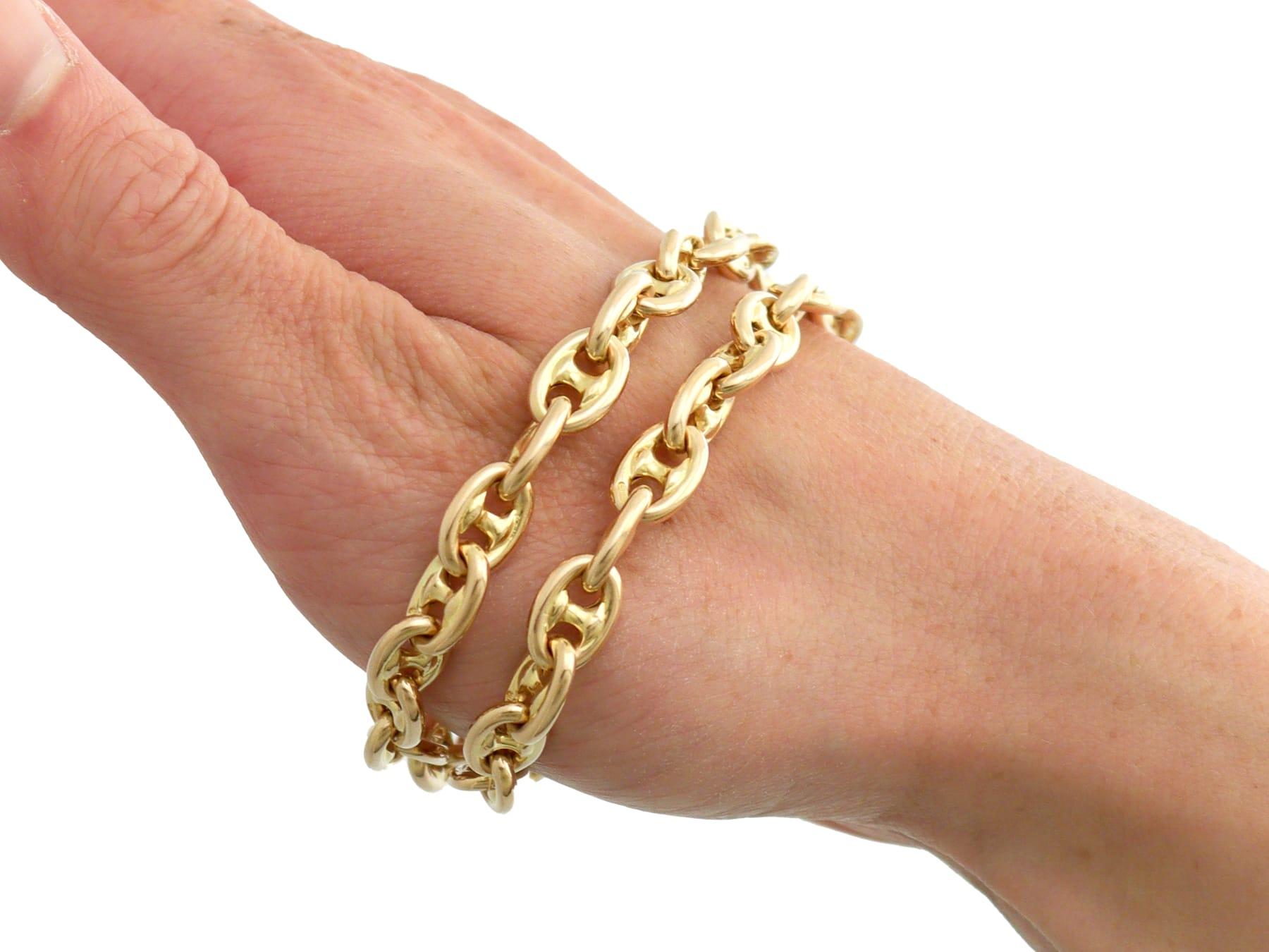 Chaîne de montre ancienne en or jaune 15k Circa 1870 en vente 10