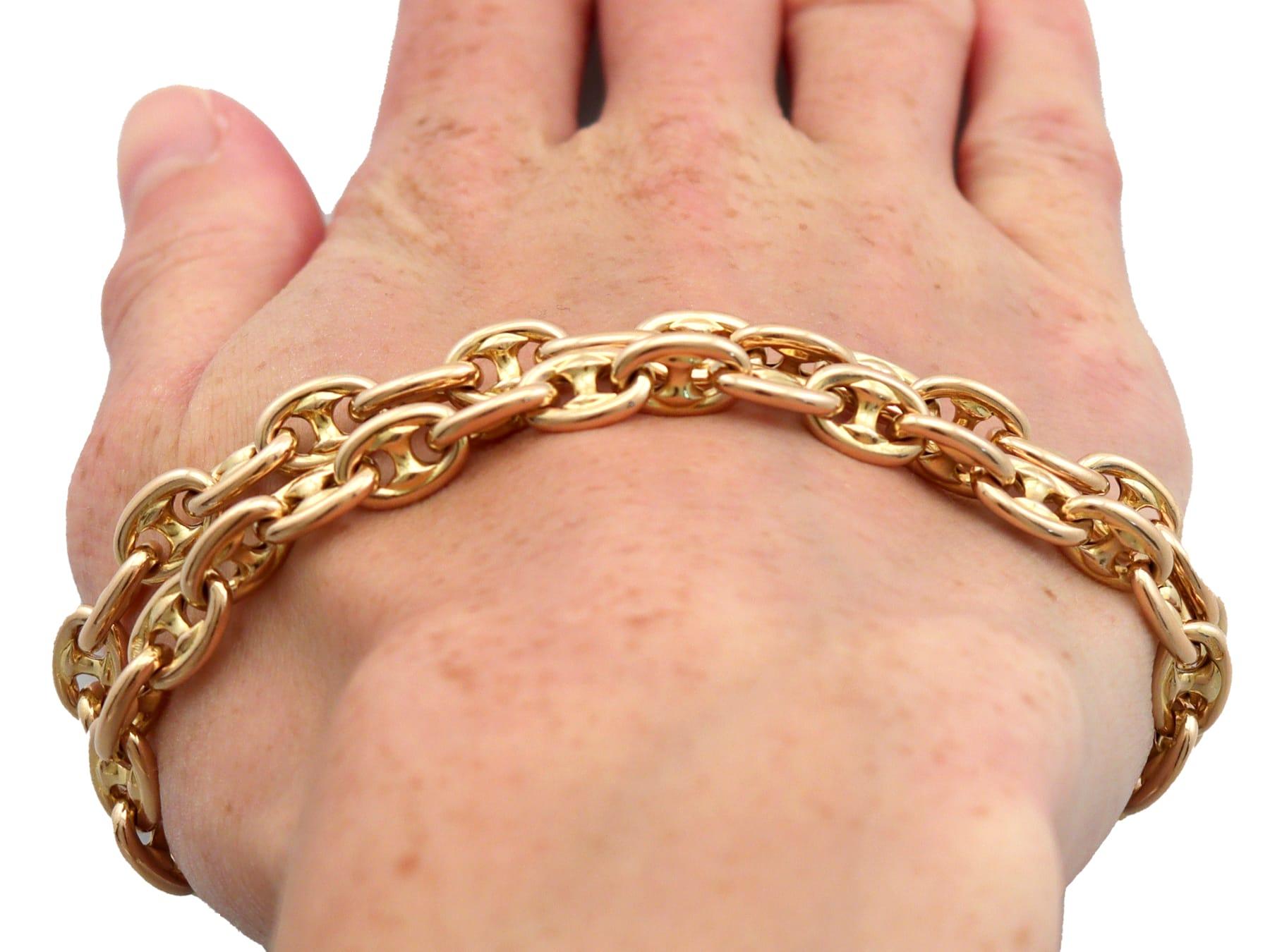 Chaîne de montre ancienne en or jaune 15k Circa 1870 en vente 11