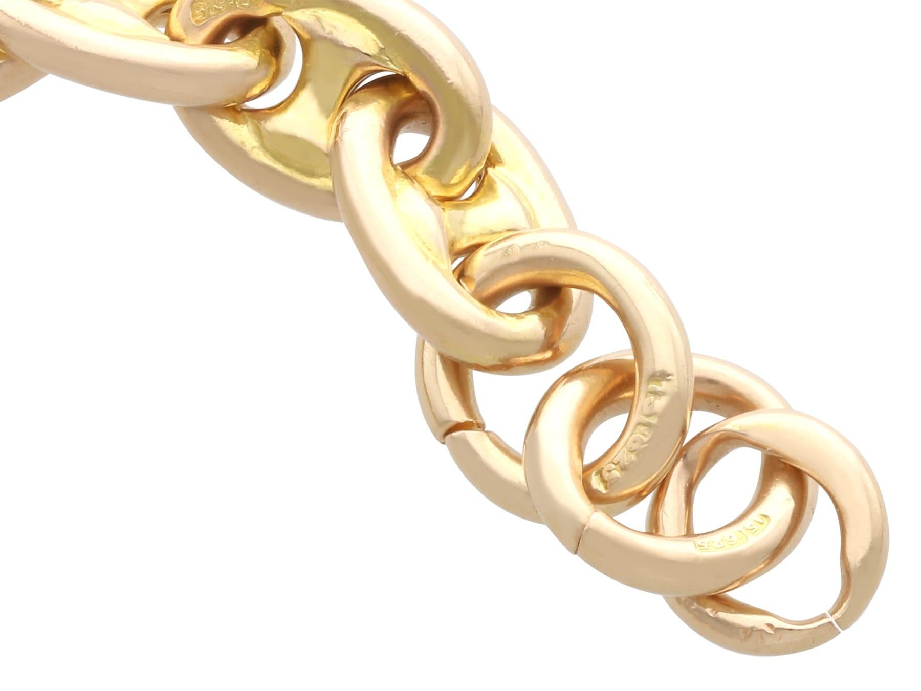 Chaîne de montre ancienne en or jaune 15k Circa 1870 en vente 4