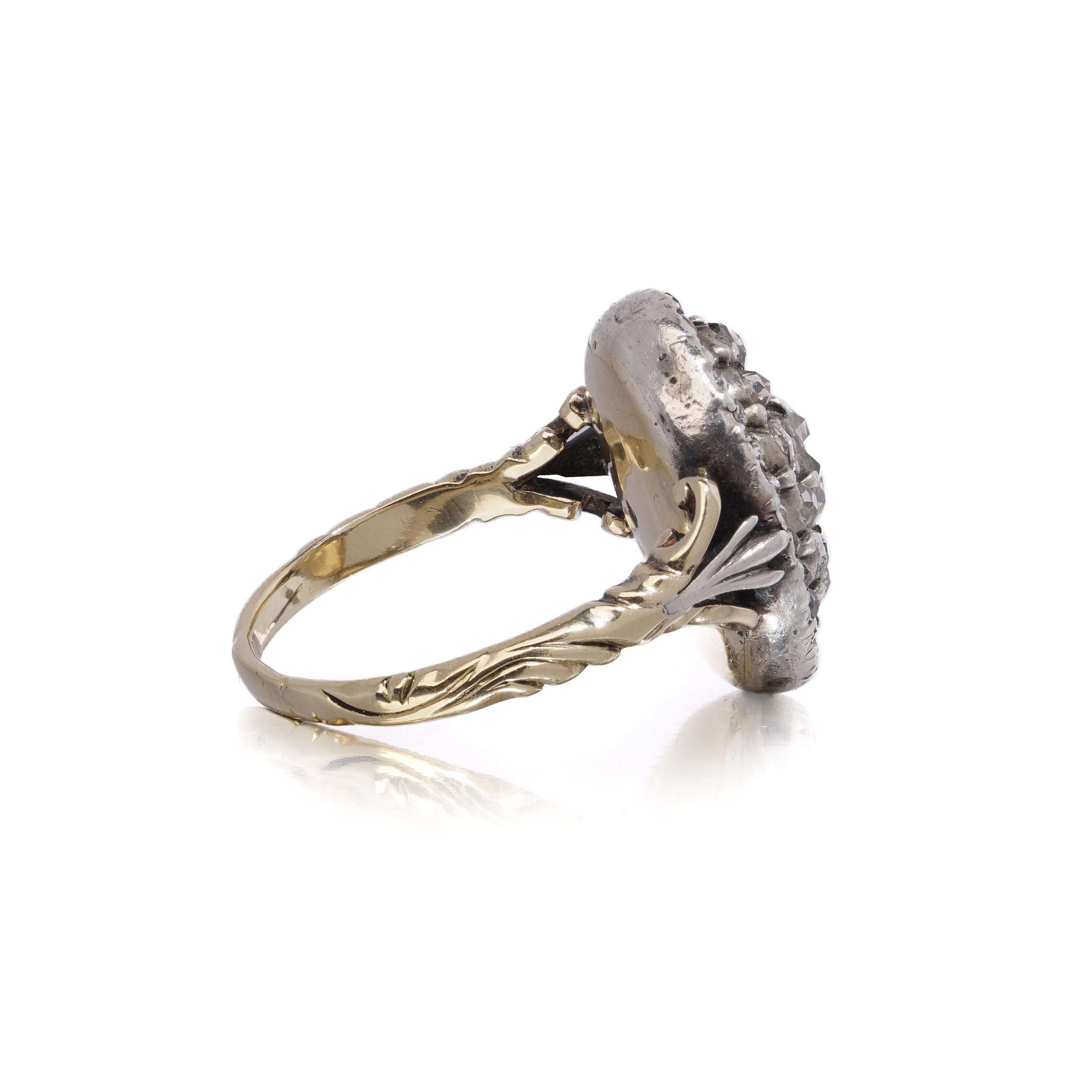 Antique 15kt Gold and Silver Rose Cut Diamond Cluster Ring In condizioni buone in vendita a Braintree, GB
