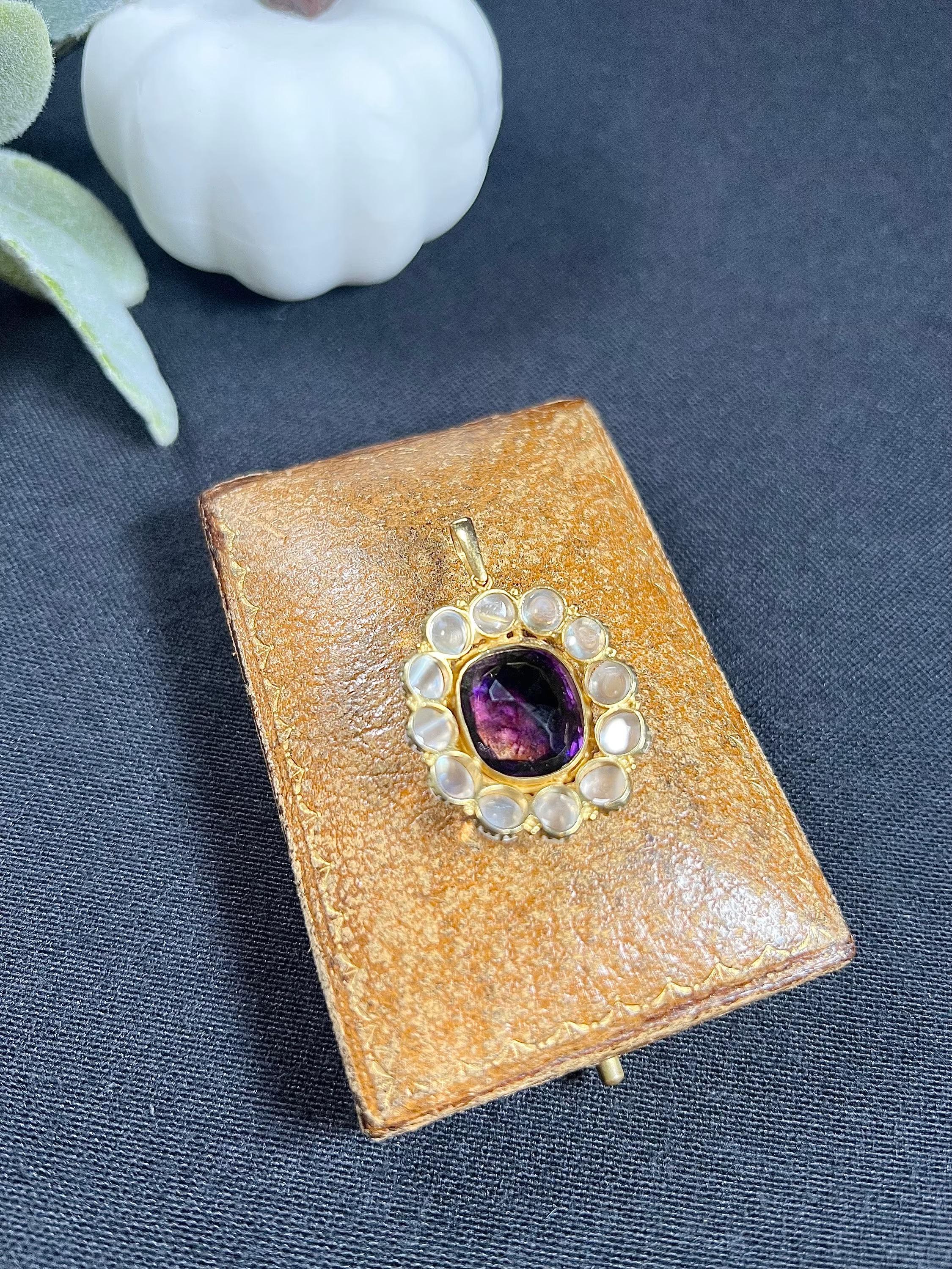 Antique 15t Yellow Gold Victorian Amethyst & Moonstone Pendant For Sale 2