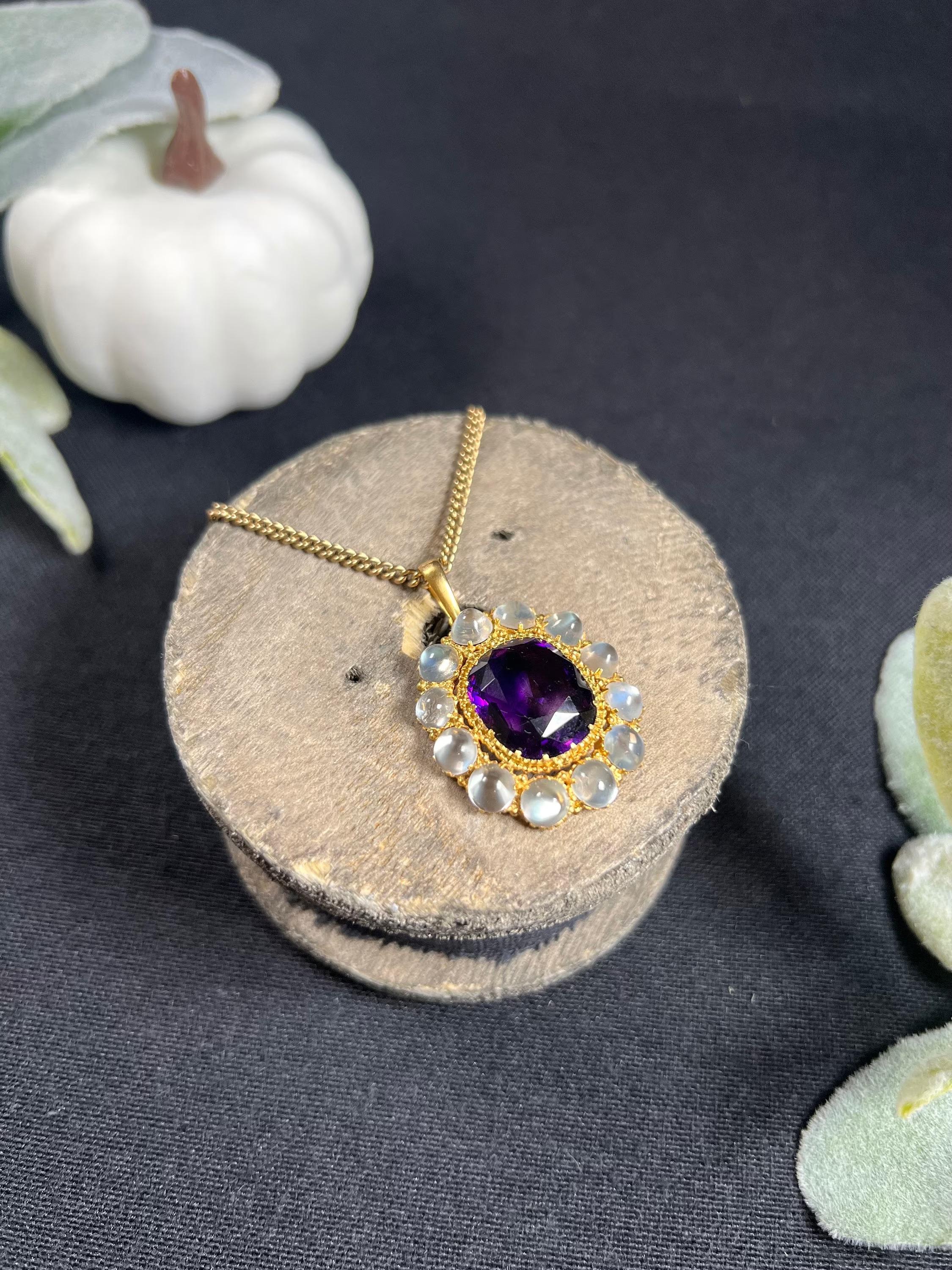 Colgante Victoriano Antiguo de Oro Amarillo 15t de Amatista y Piedra Lunar en venta 4