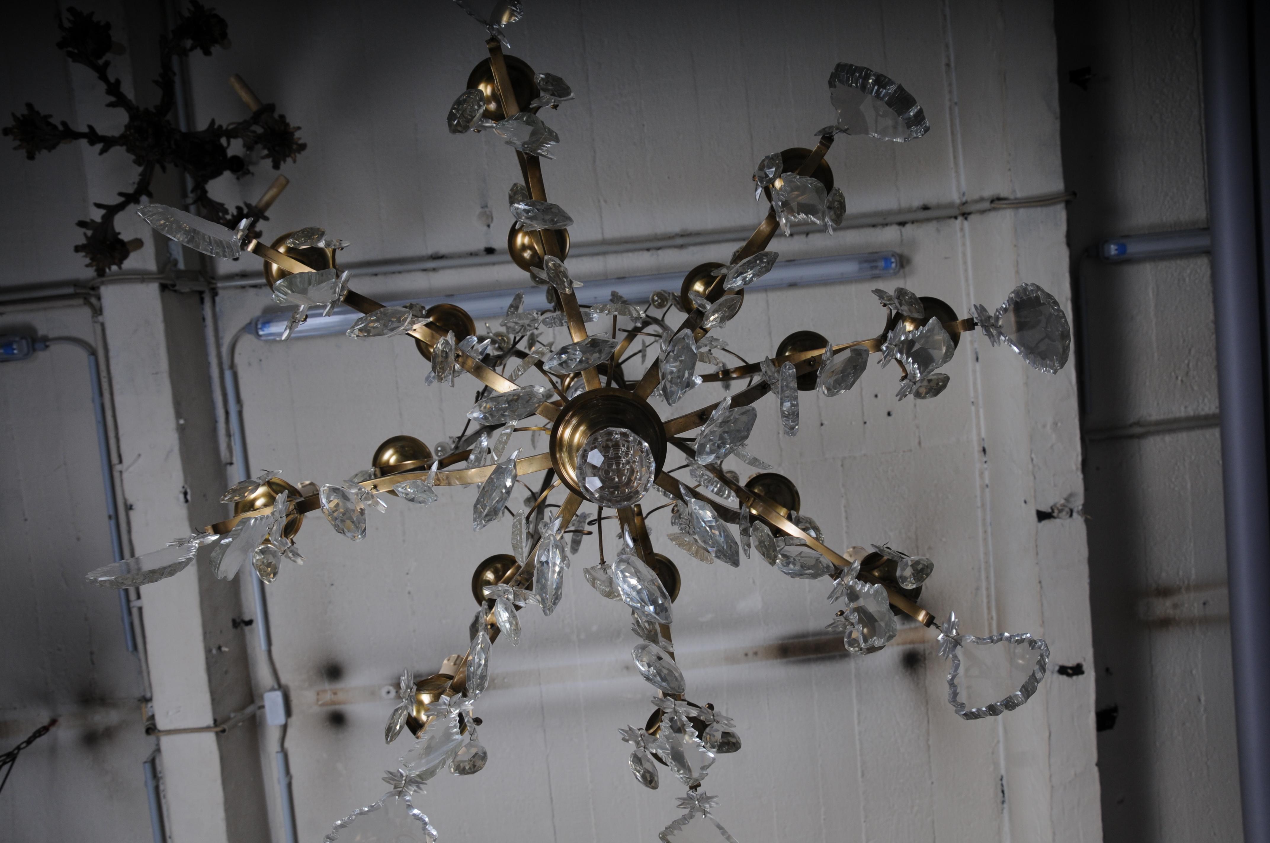 Antico lampadario di cristallo francese a 16 luci, 1930 circa, barocco/Louis XV in vendita 10