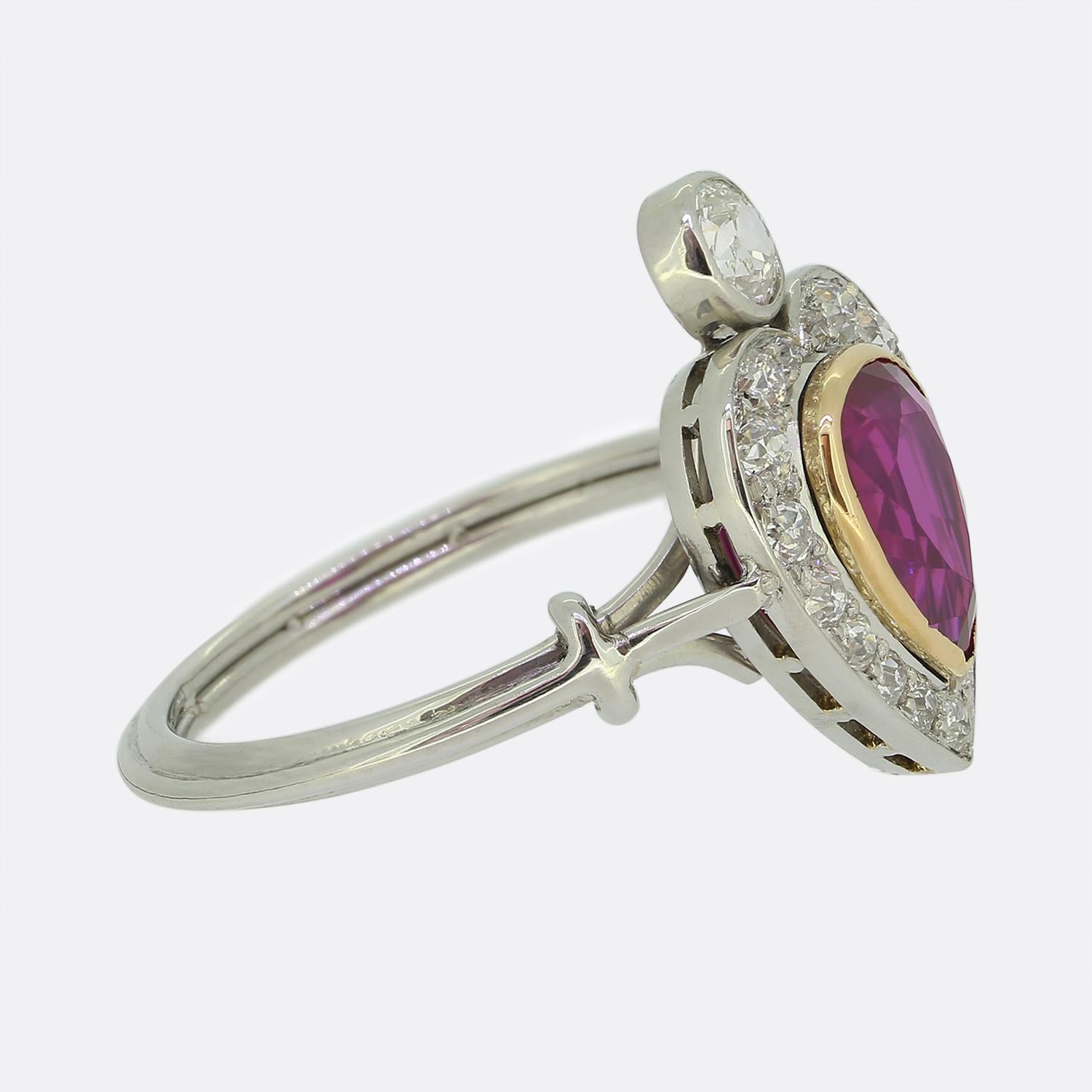 Anillo antiguo de rubí birmano y diamantes de 1.60 quilates Corte de corazón en venta