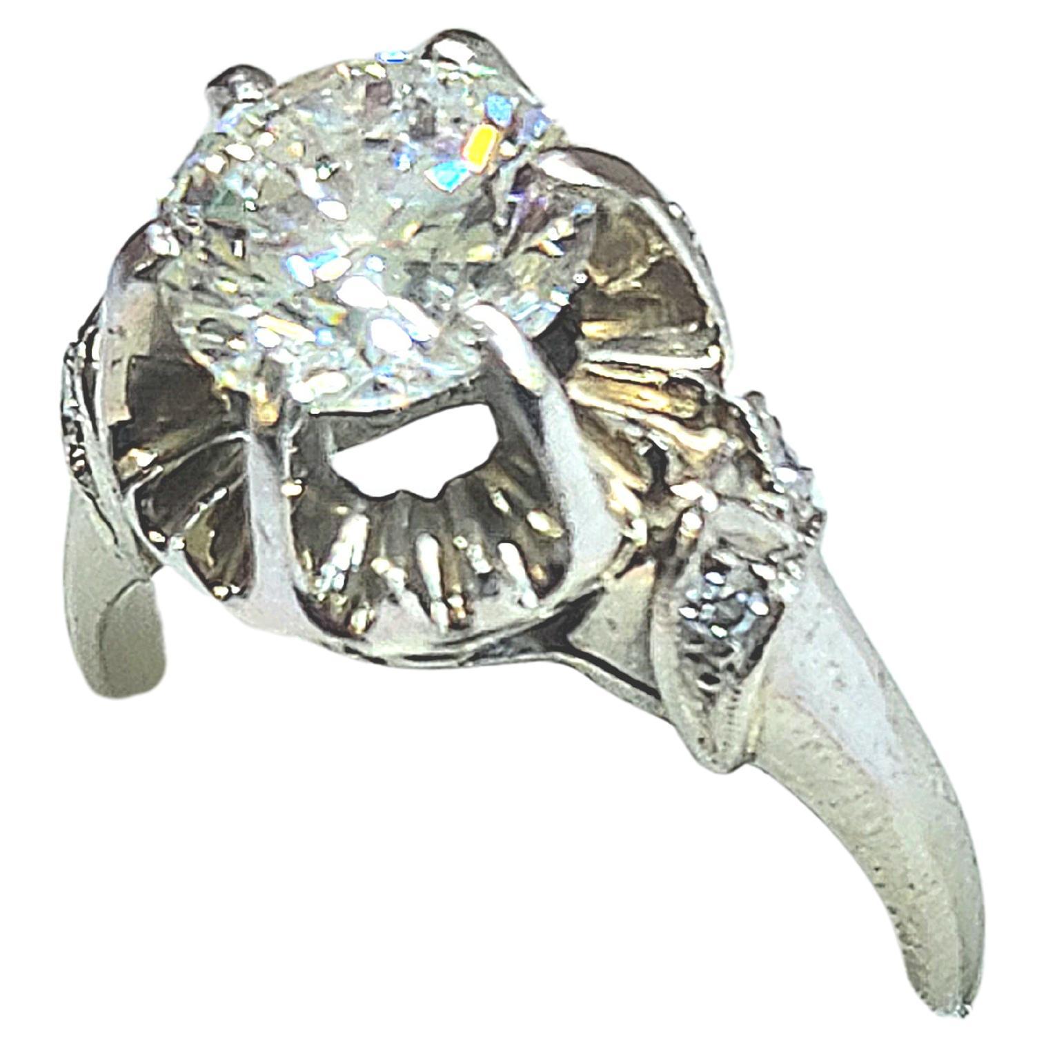 Bague solitaire ancienne en or blanc de 1,60 carat  en vente