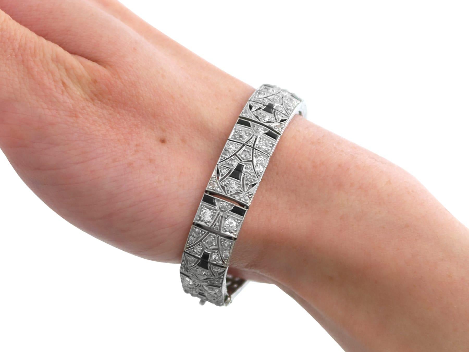Bracelet ancien en platine, onyx de 1,60 ct, diamants de 3,67 ct et diamants d'environ 1930 5
