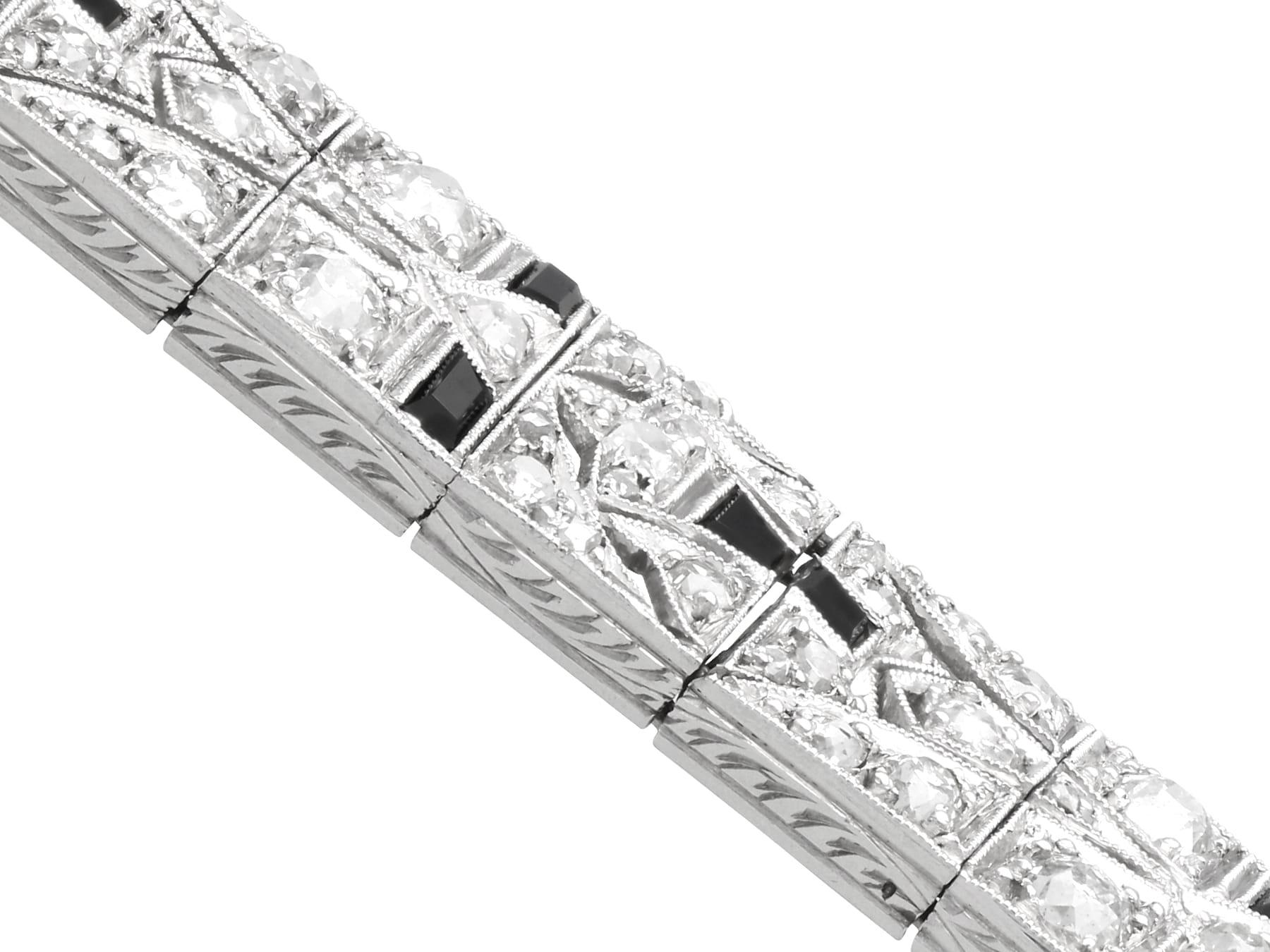 Taille mixte Bracelet ancien en platine, onyx de 1,60 ct, diamants de 3,67 ct et diamants d'environ 1930