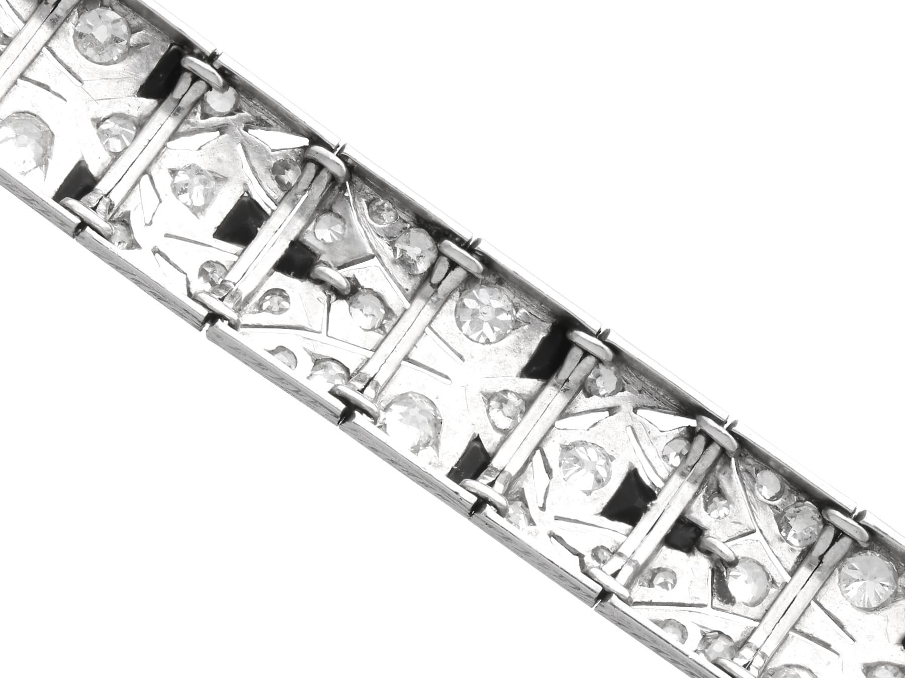 Bracelet ancien en platine, onyx de 1,60 ct, diamants de 3,67 ct et diamants d'environ 1930 Excellent état à Jesmond, Newcastle Upon Tyne