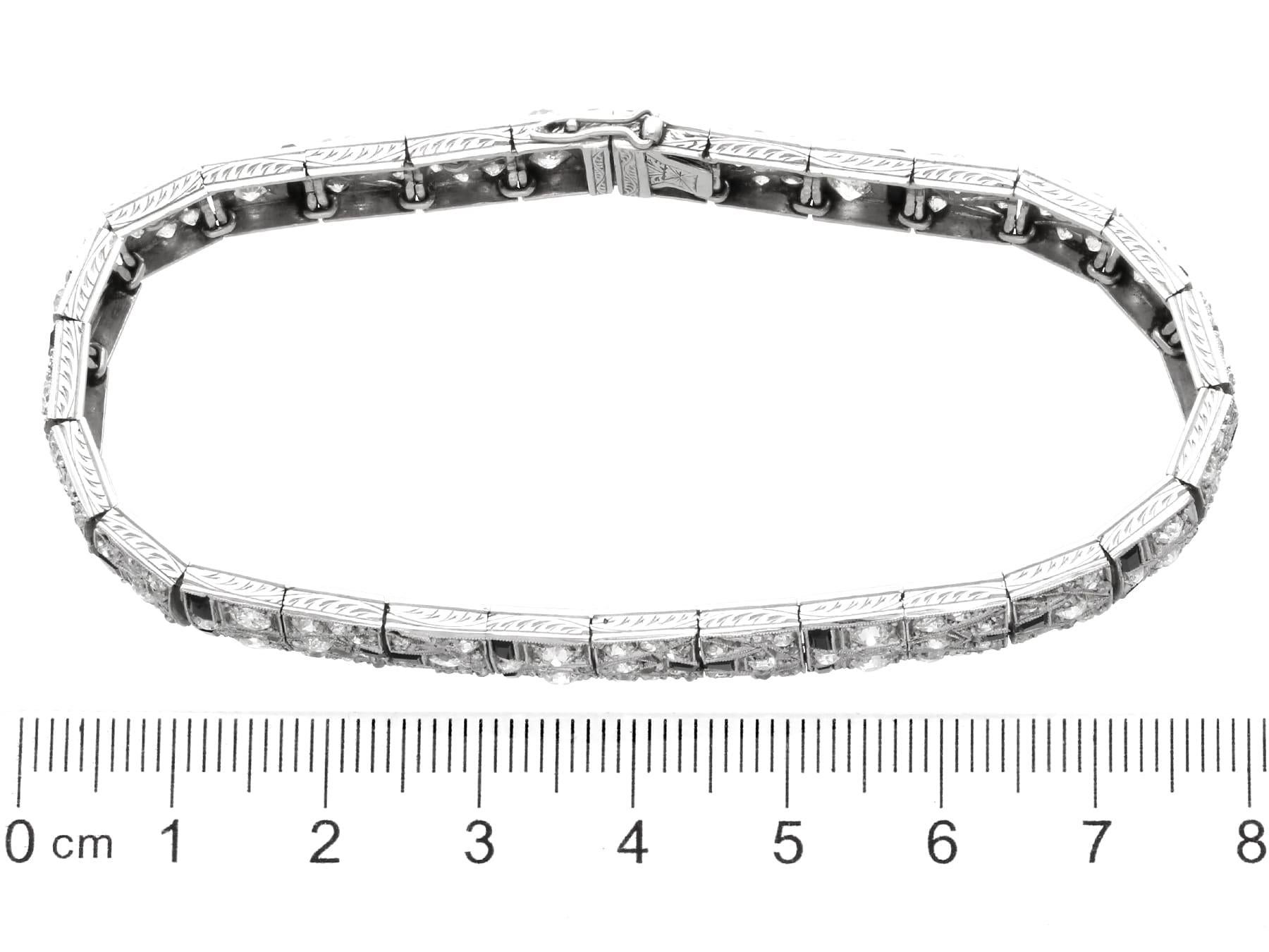 Bracelet ancien en platine, onyx de 1,60 ct, diamants de 3,67 ct et diamants d'environ 1930 2